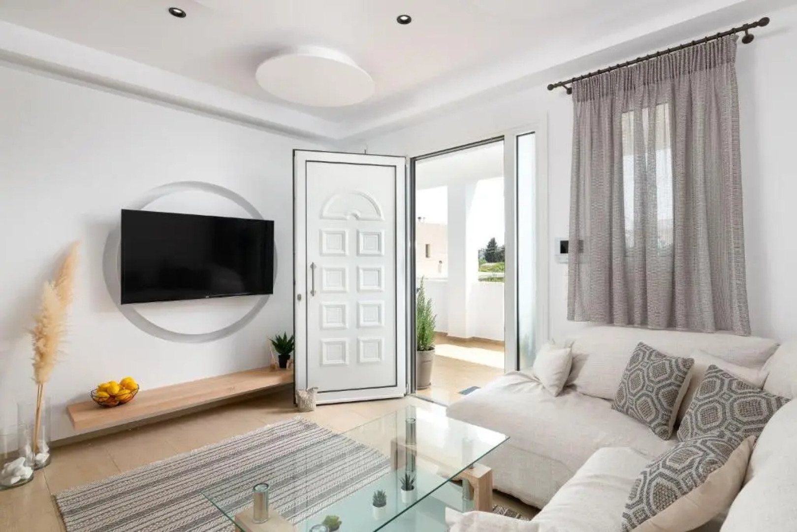 White House Kokas Luxury Apartments