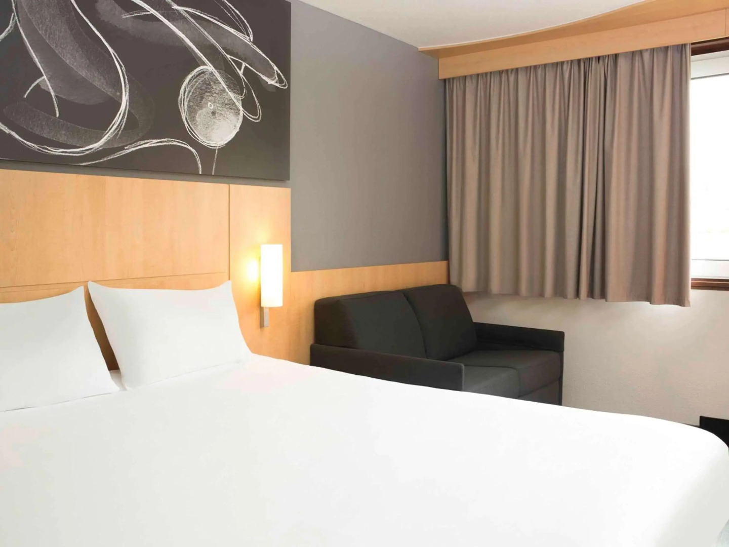 Ibis 3 Lacs Neuchatel Hotel
