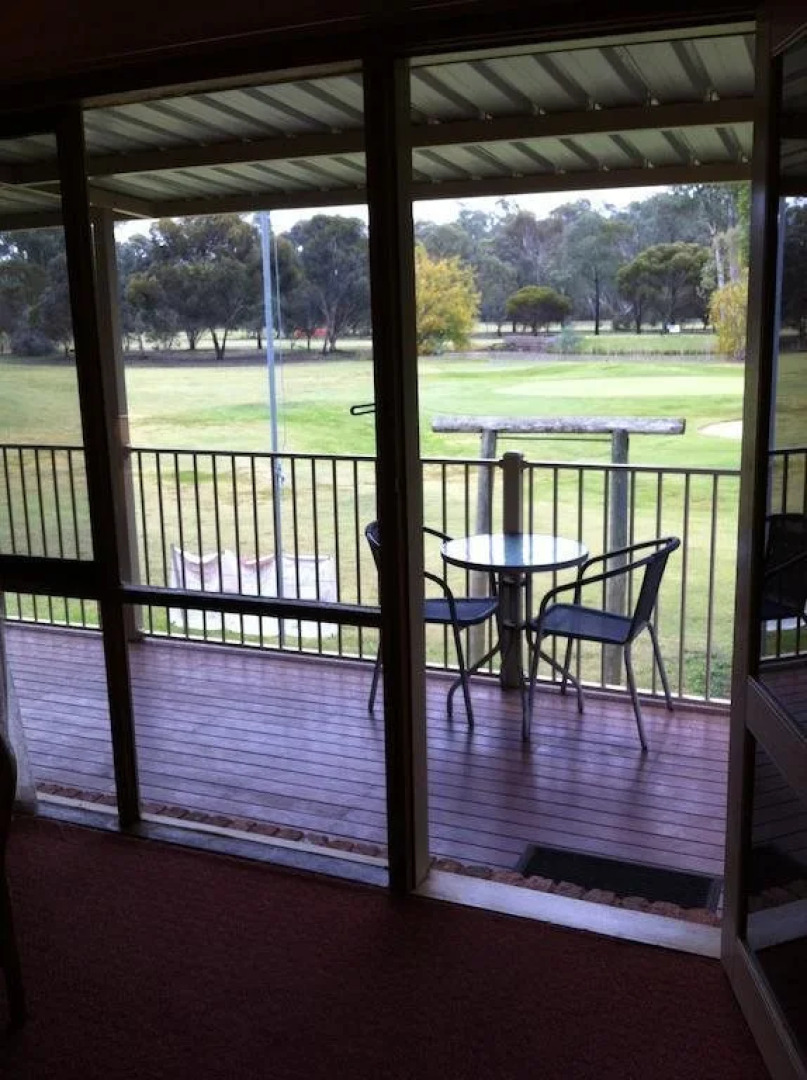 Tooleybuc Club Motor Inn