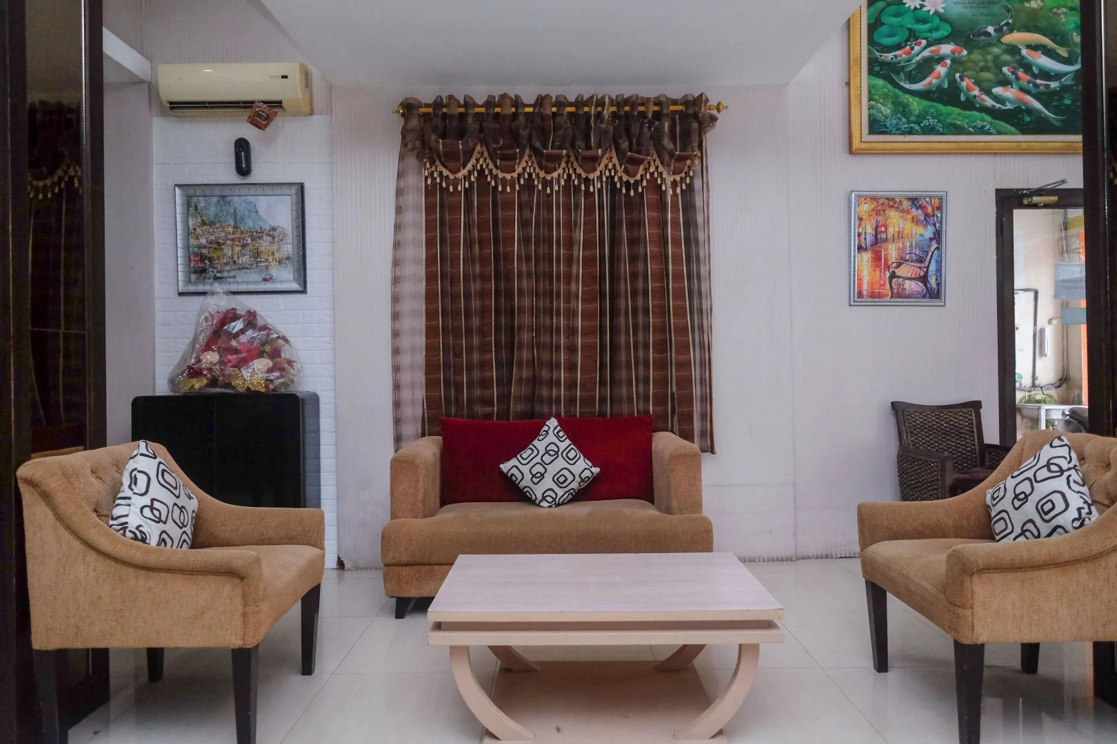 RedDoorz Plus @ Grand Populer Hotel