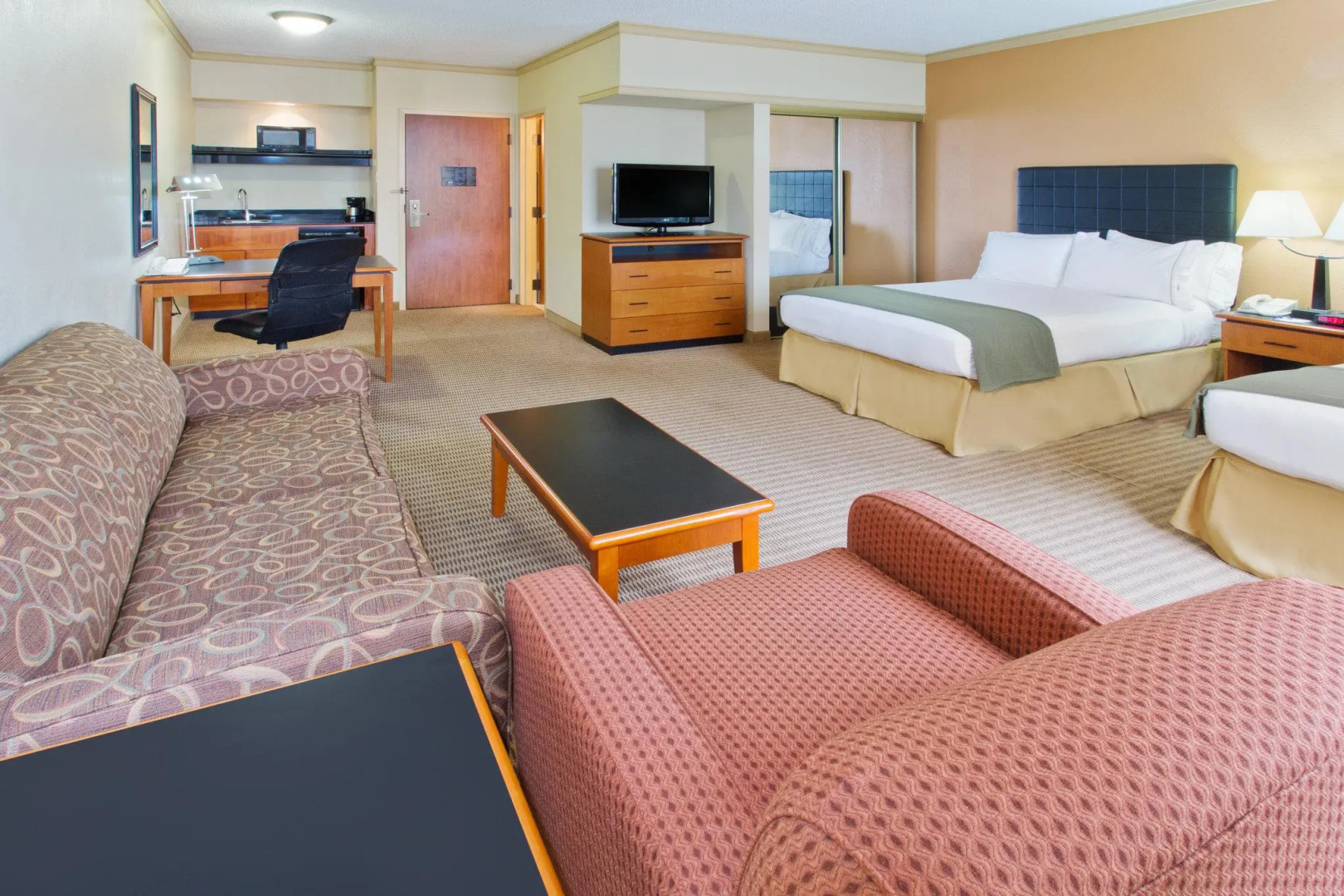 Holiday Inn Express & Suites Irving Dfw Airport North by IHG