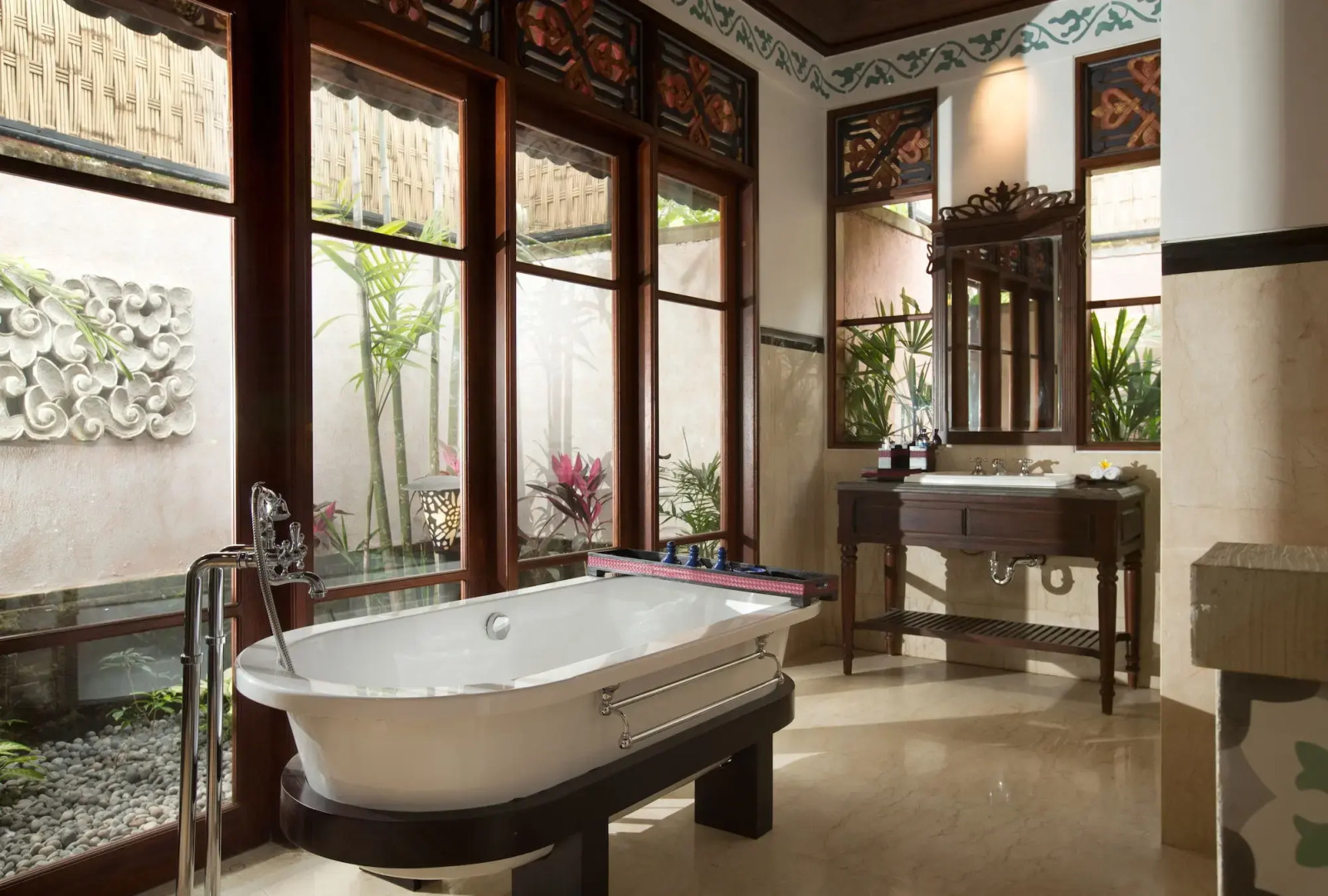 Отель Dwaraka The Royal Villas