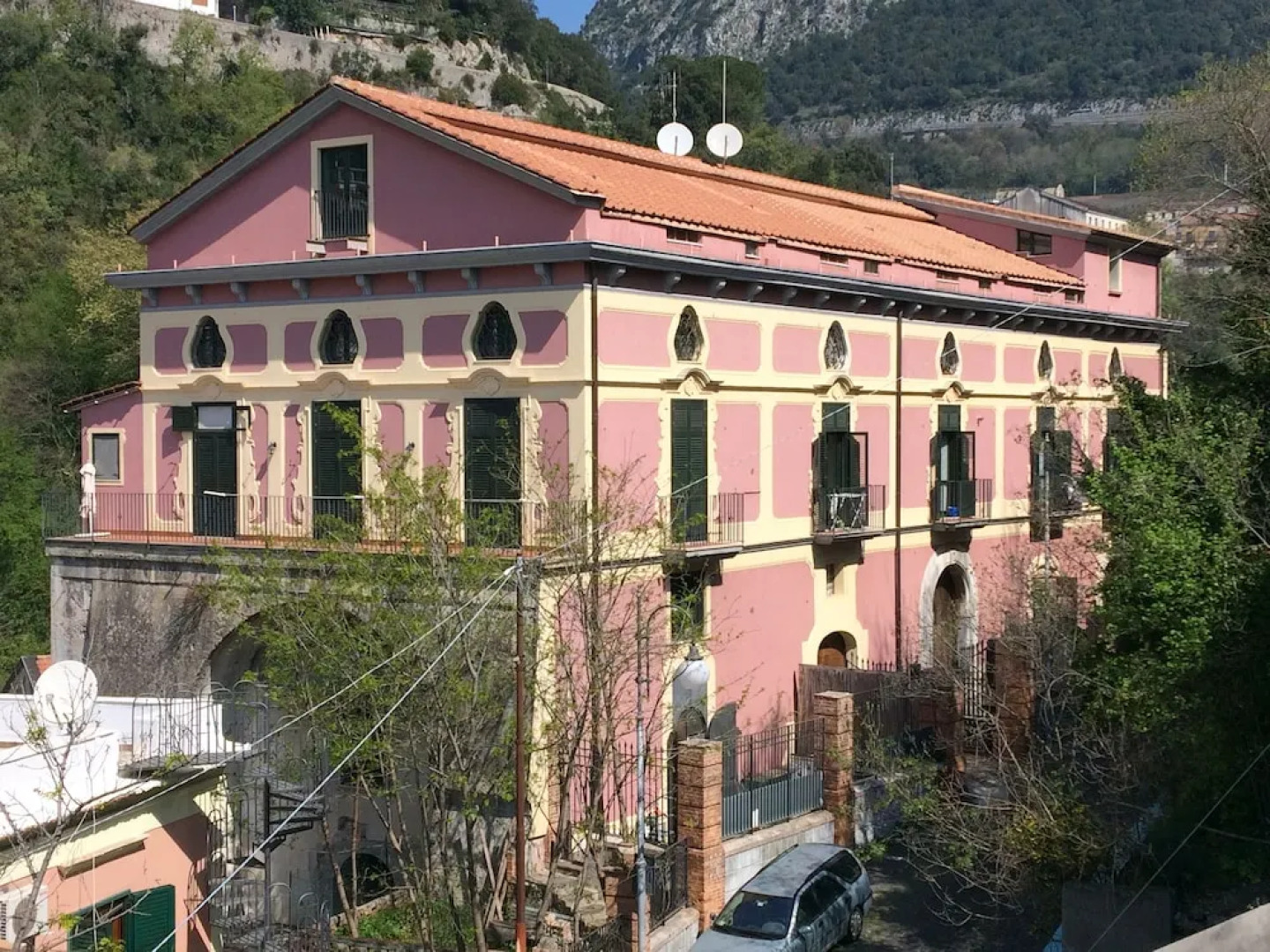 LA CASCATA (palazzo Pellegrino)