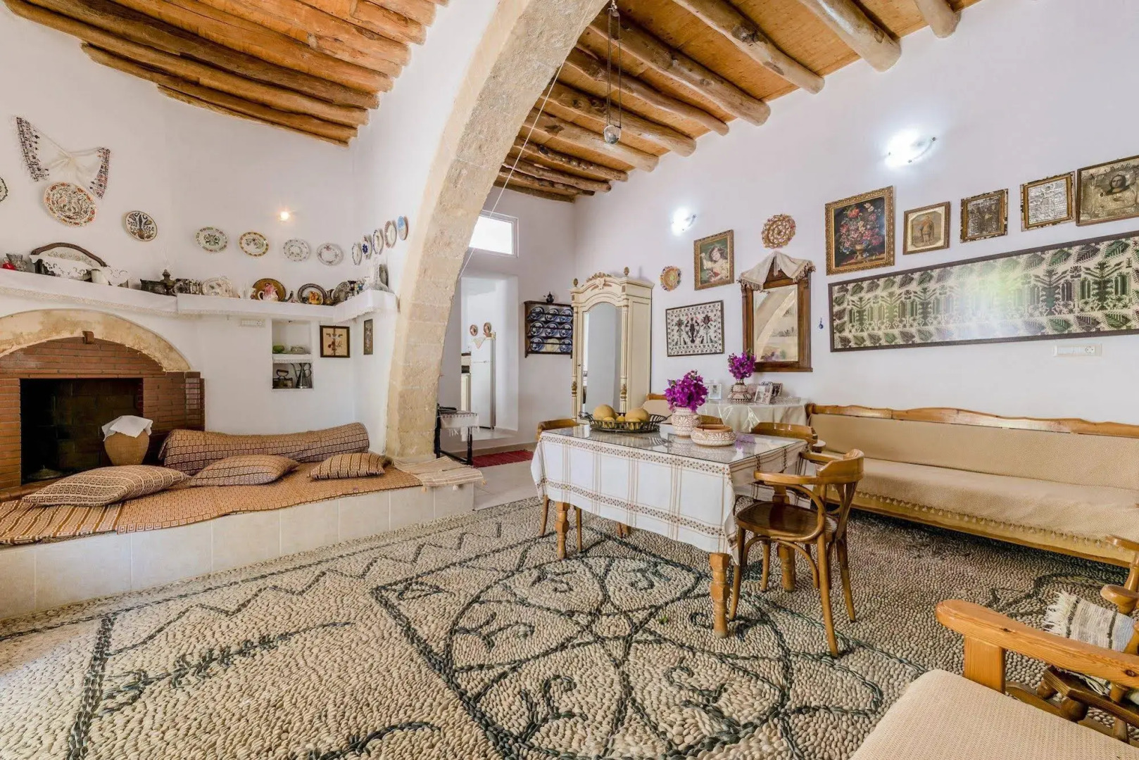 Kamariko Traditional House