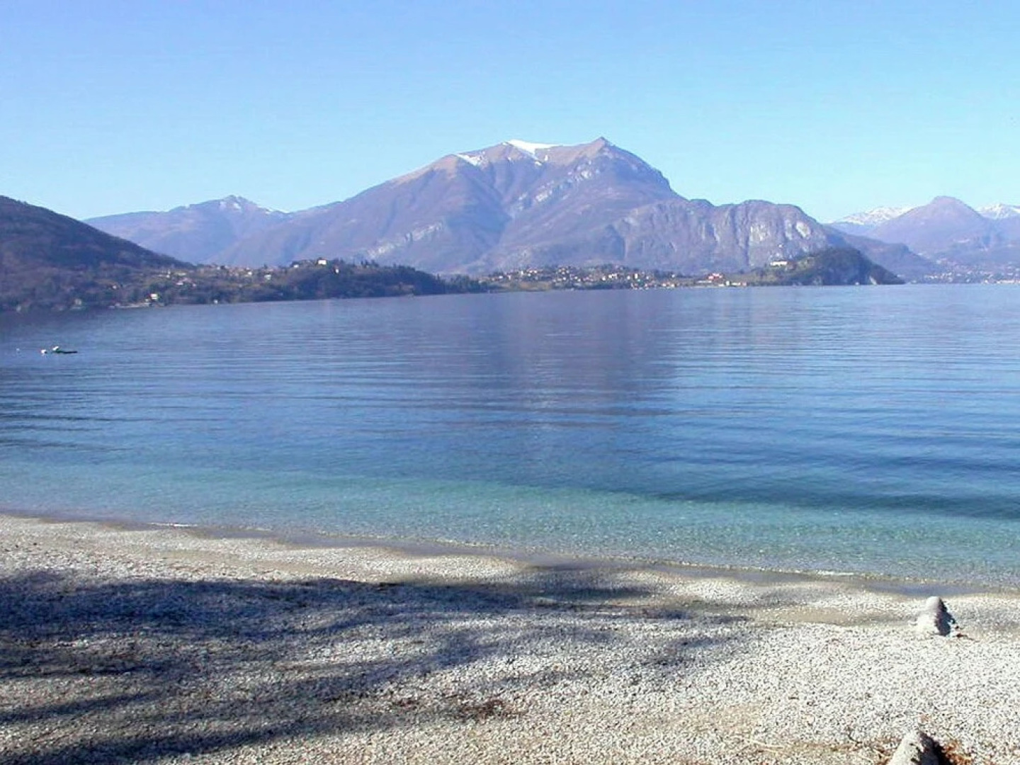 Sumptuous and panoramic Lake Como villa.