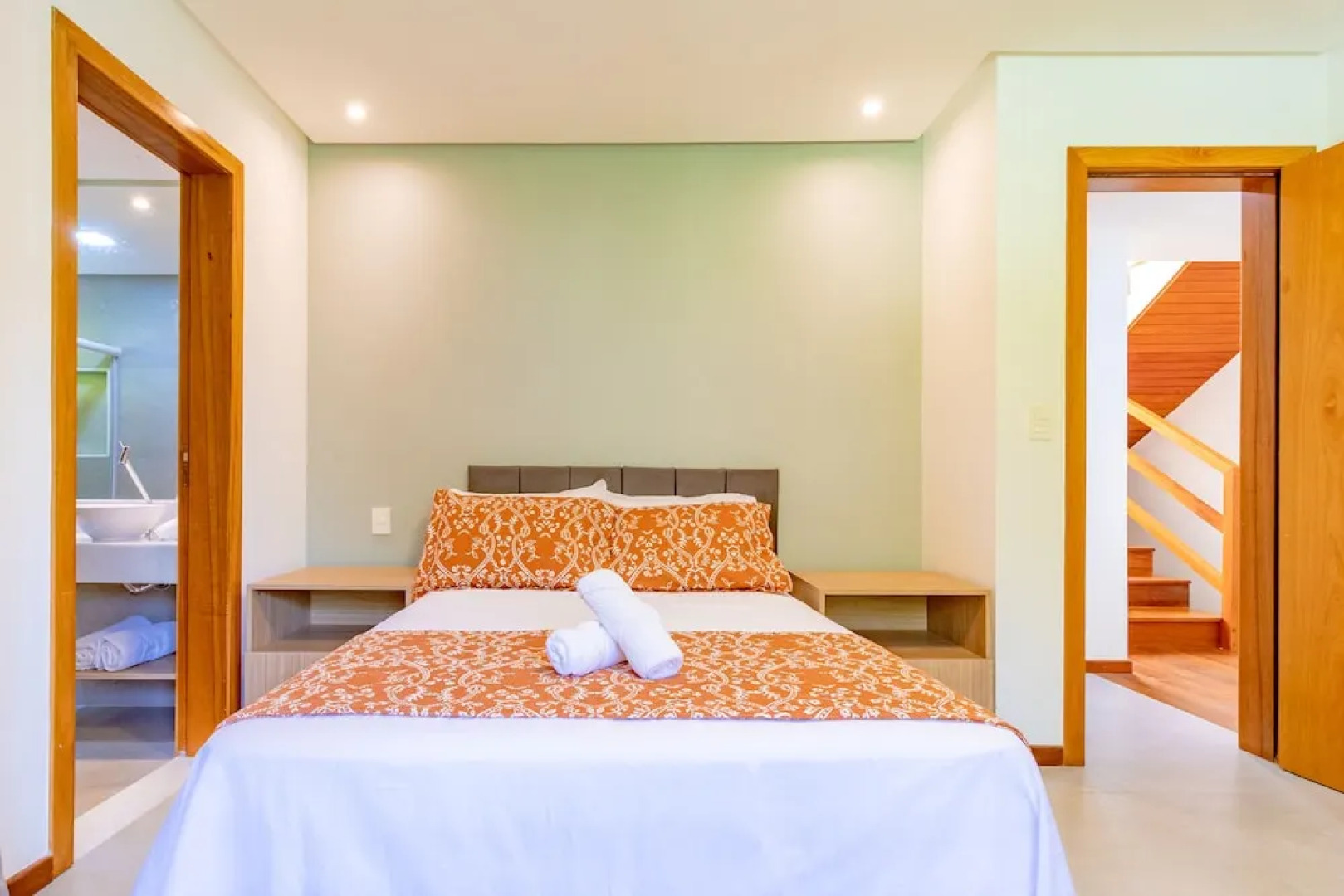 PF28 - Excelente Casa 4 Suítes