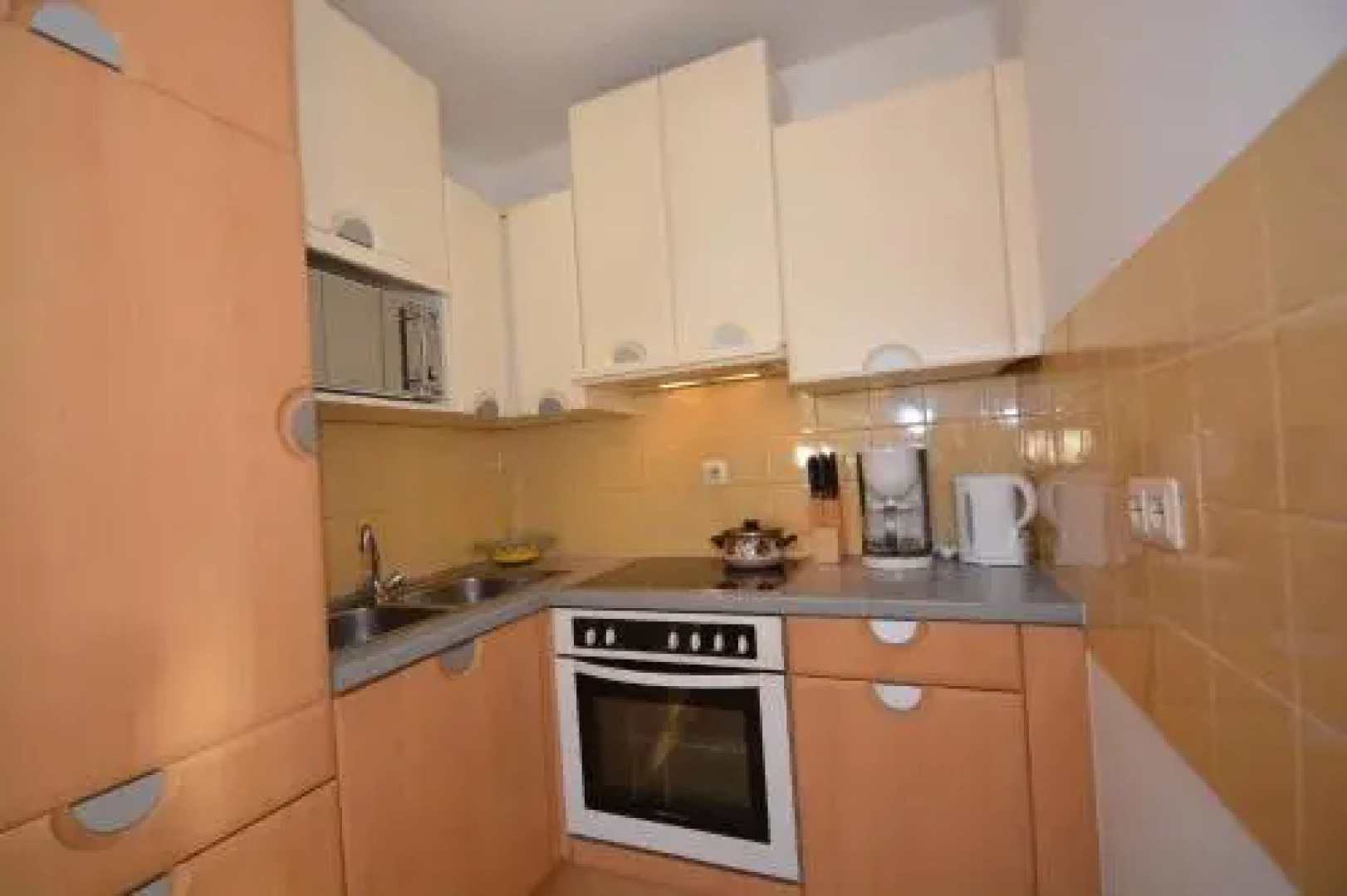 Studio-Apartment Areit