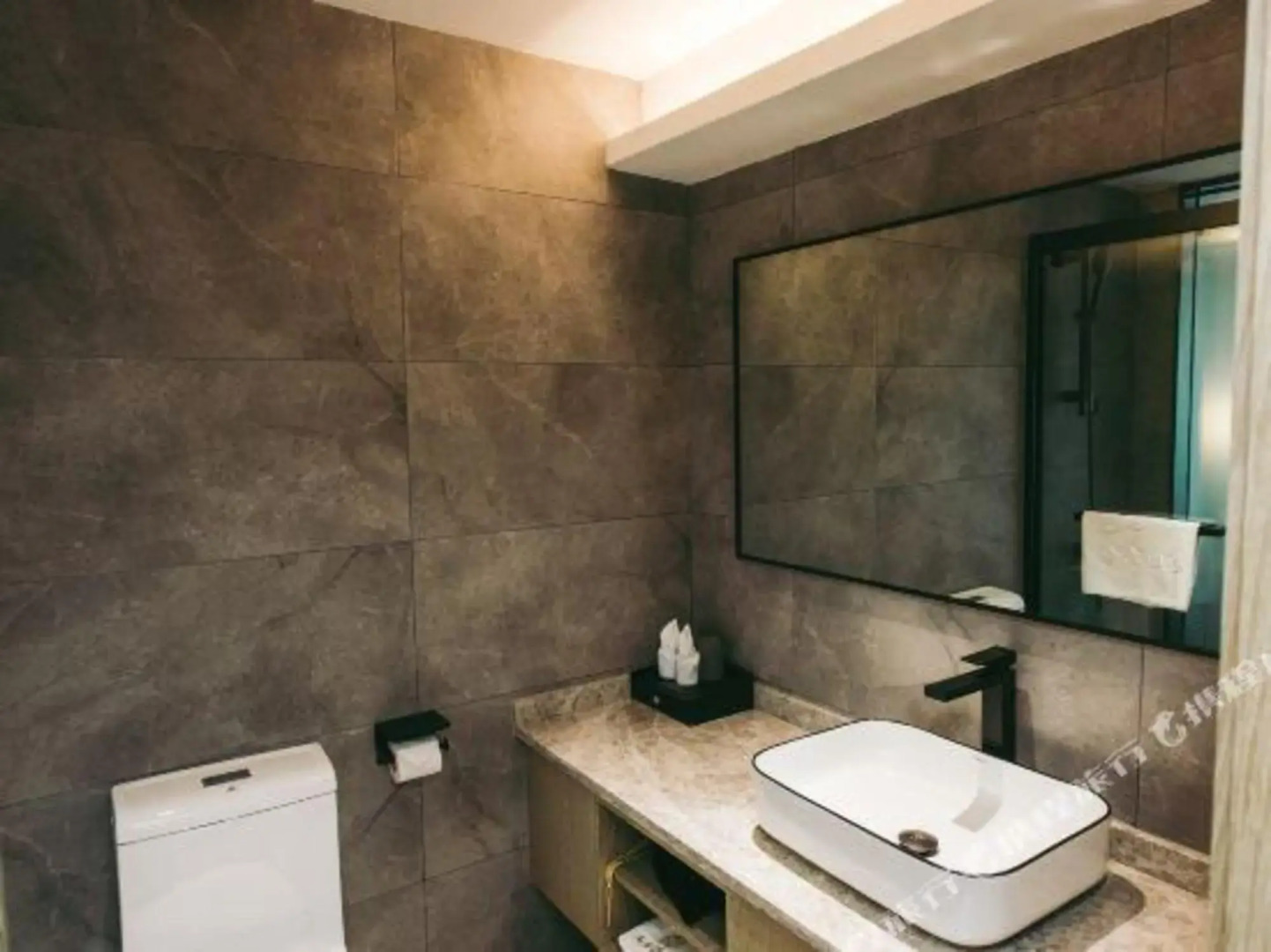 Longquan Nanguo Garden Hotel