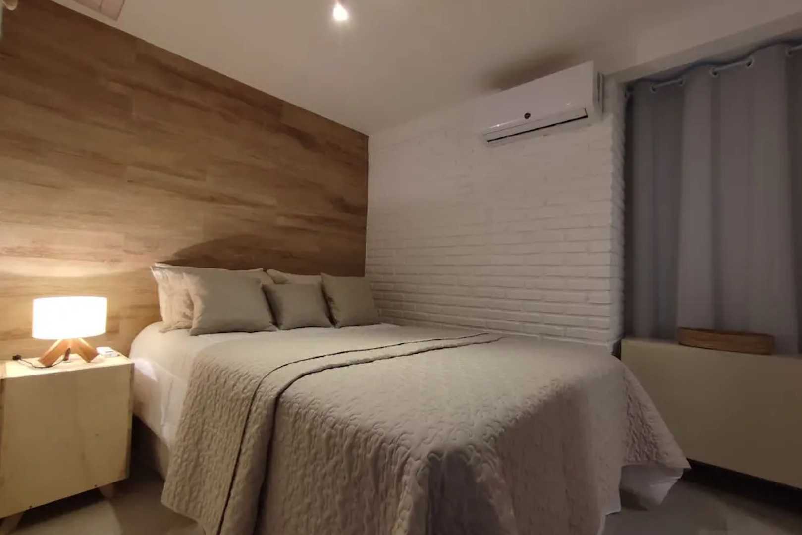 Casa pé na areia com 05 suítes