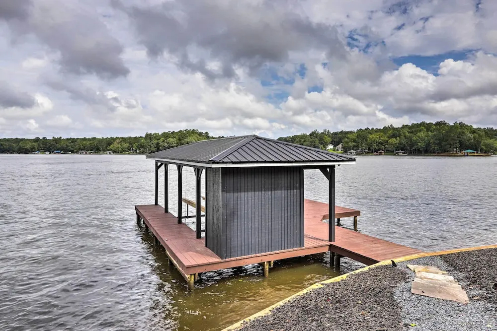Waterfront Gem on Lake Sinclair With Boat Dock!