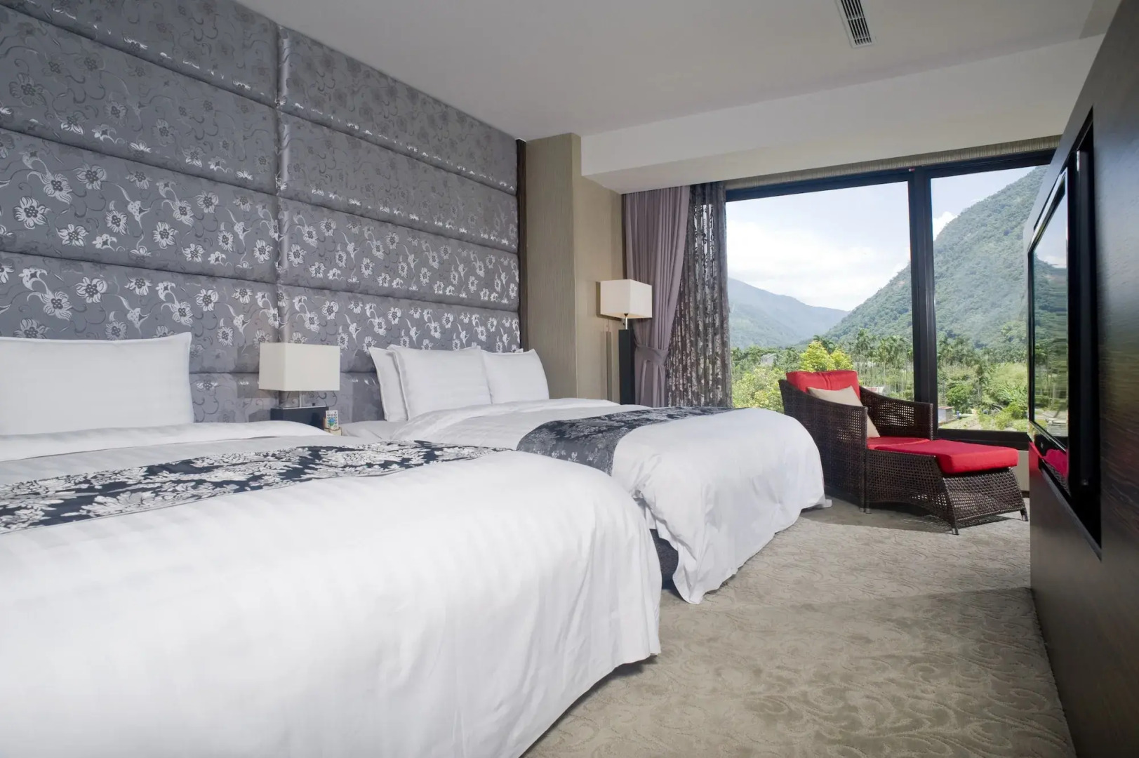 Tai Yi Red Maple Resort