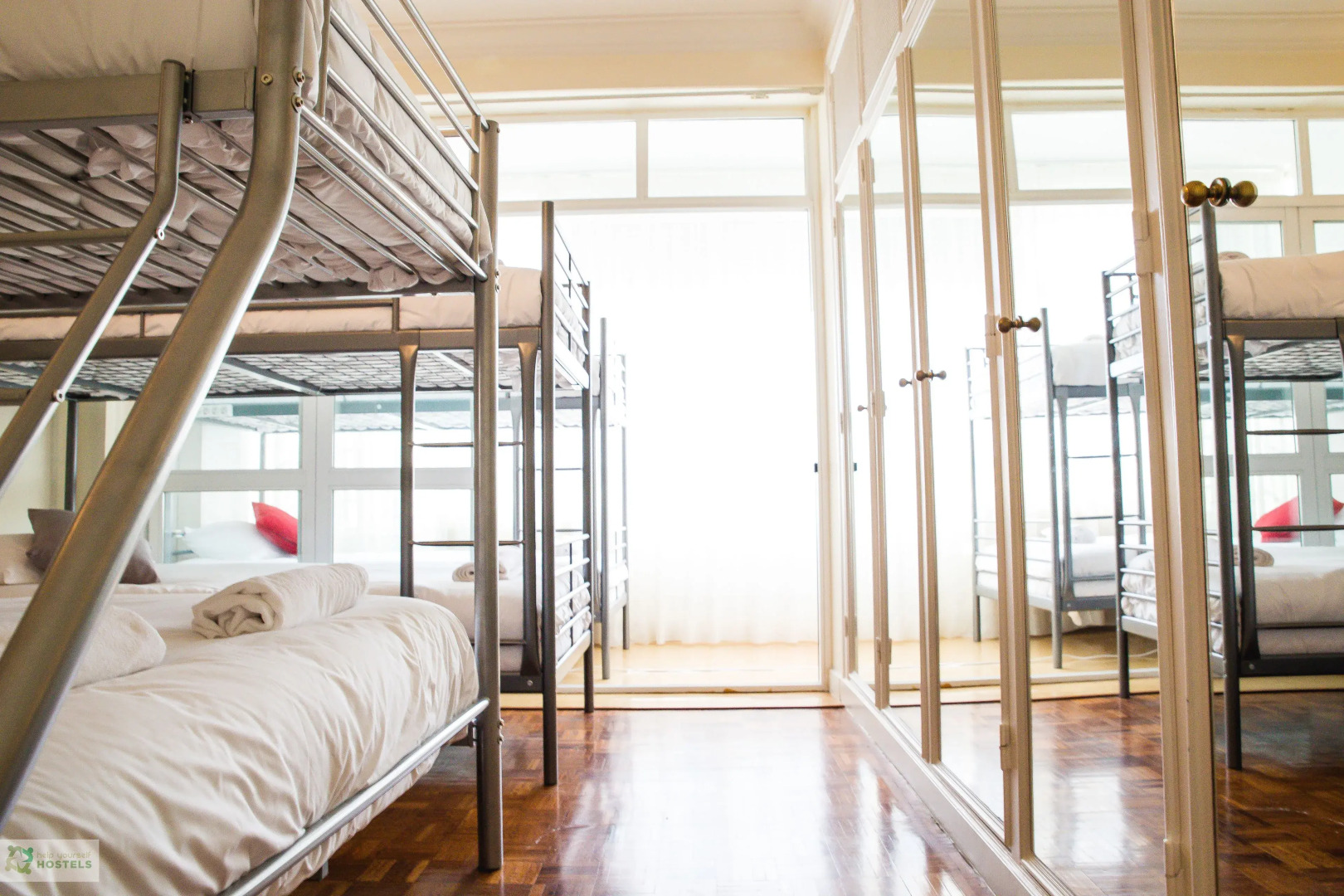 Help Yourself Hostels Carcavelos Coast