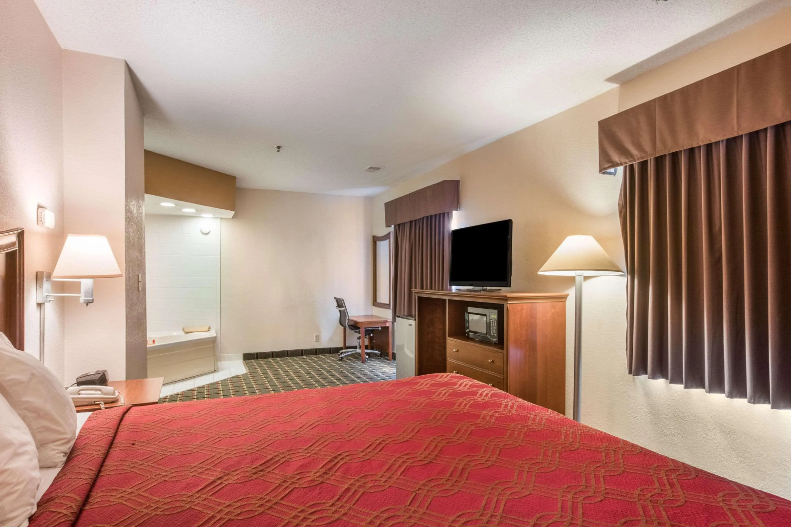 Econo Lodge Inn & Suites Marietta near Dobbins ARB