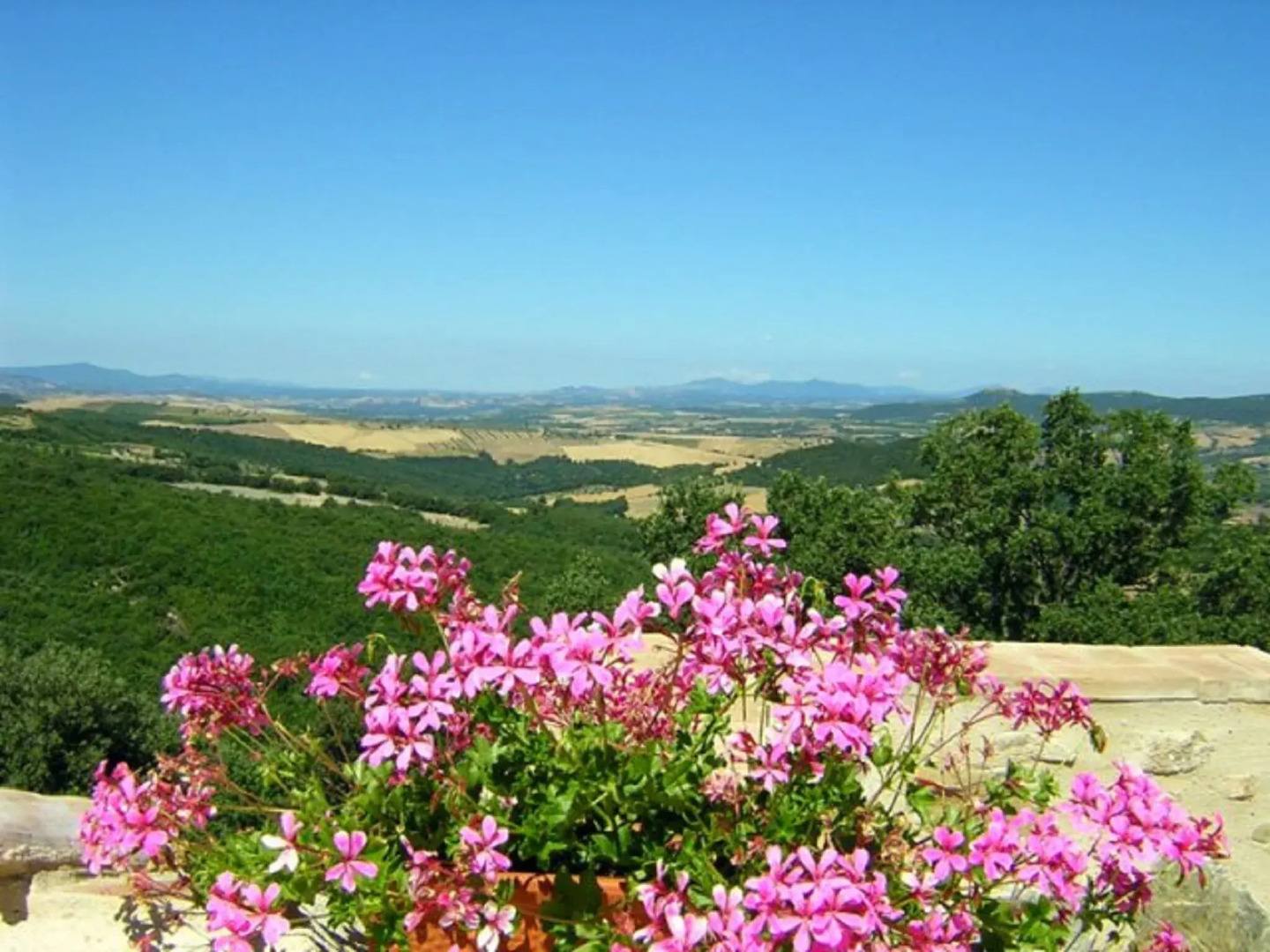 Tuscan Scenic View Stay