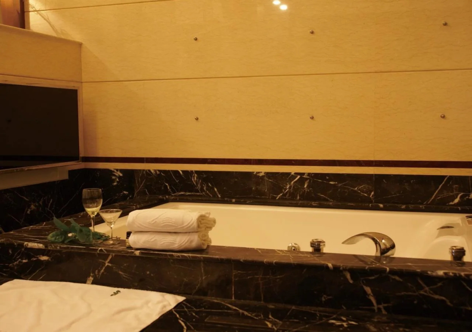 King & Princess Motel - Jian Kang