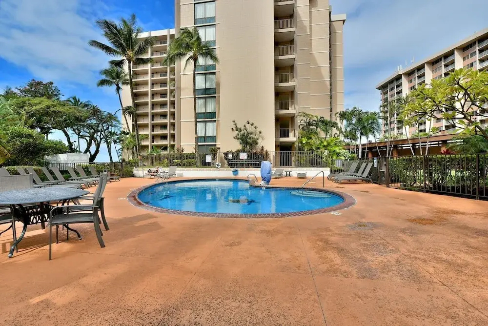 Valley Isle #905 1 Bedroom Condo by RedAwning