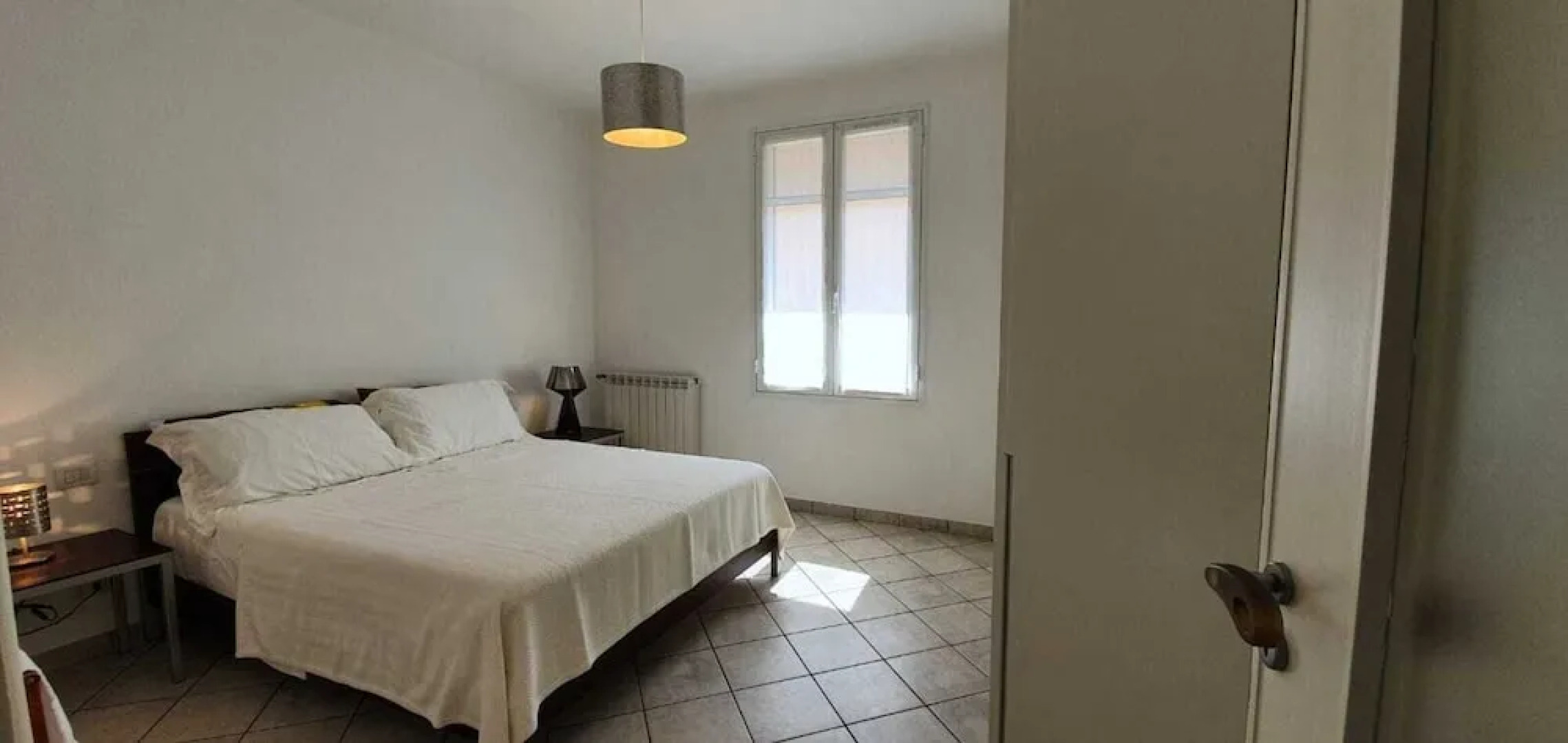 1 Bed Flat - Sleeps 2 - Parking - Wifi