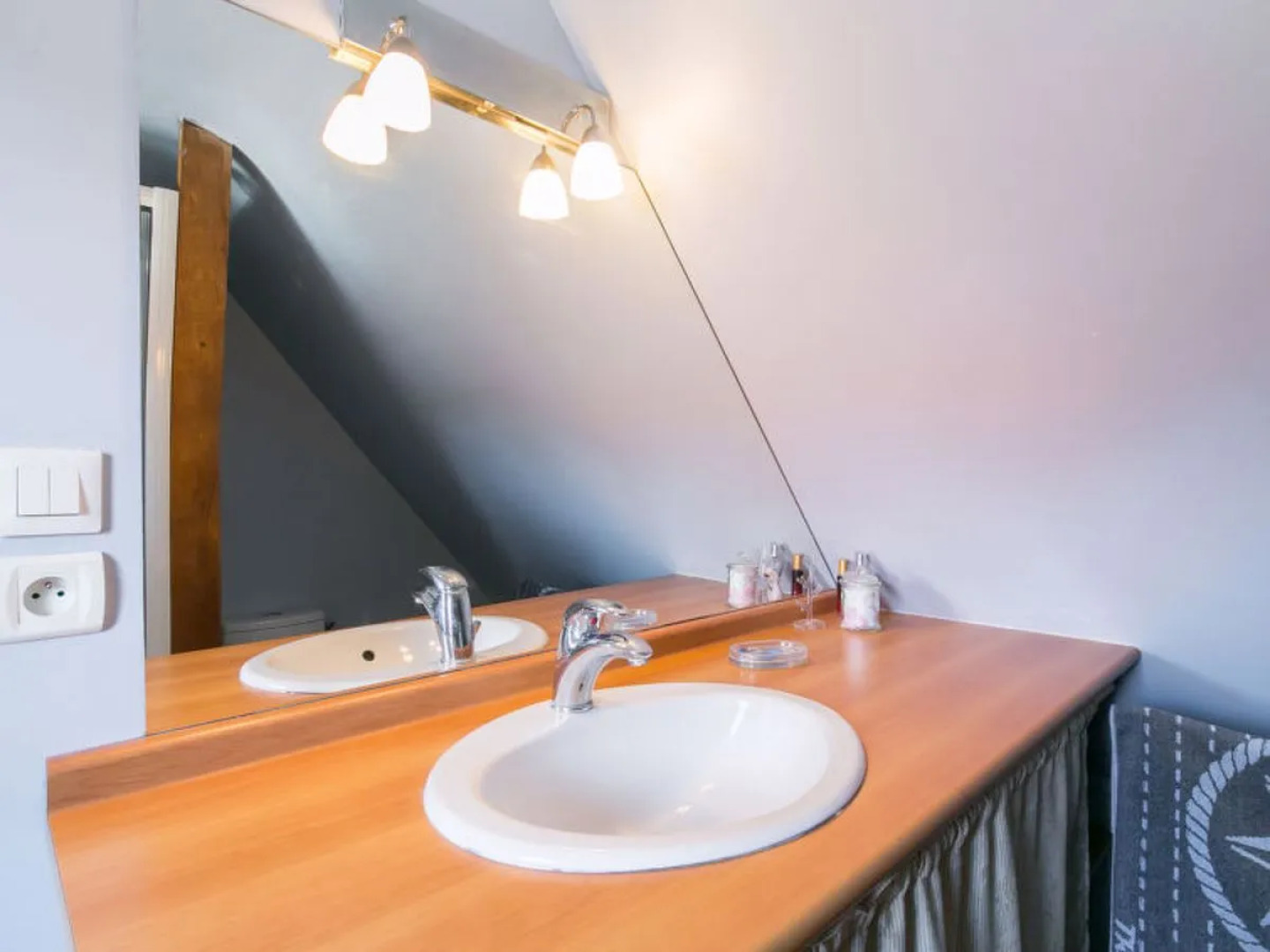 LHirondelle (SJD202)