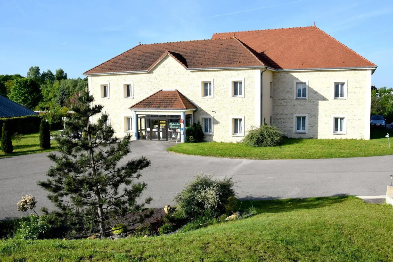 Logis De France Des Sources