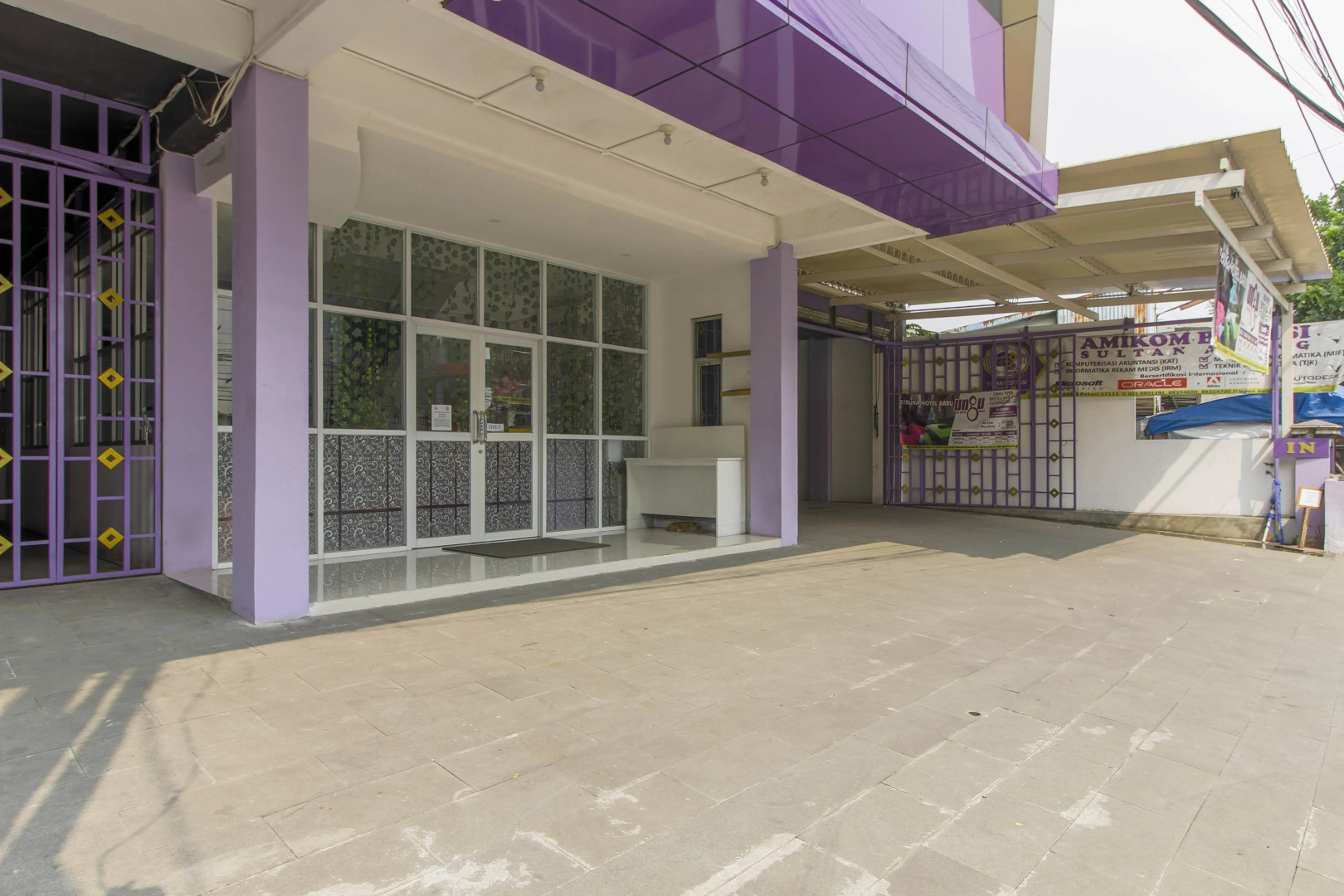 RedDoorz Plus near Stasiun Bekasi