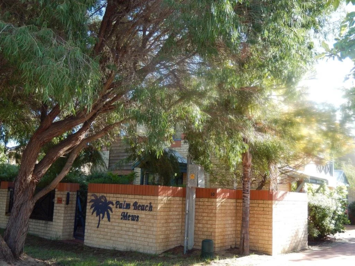 Corporate Self Contained Unit - Fraser Street