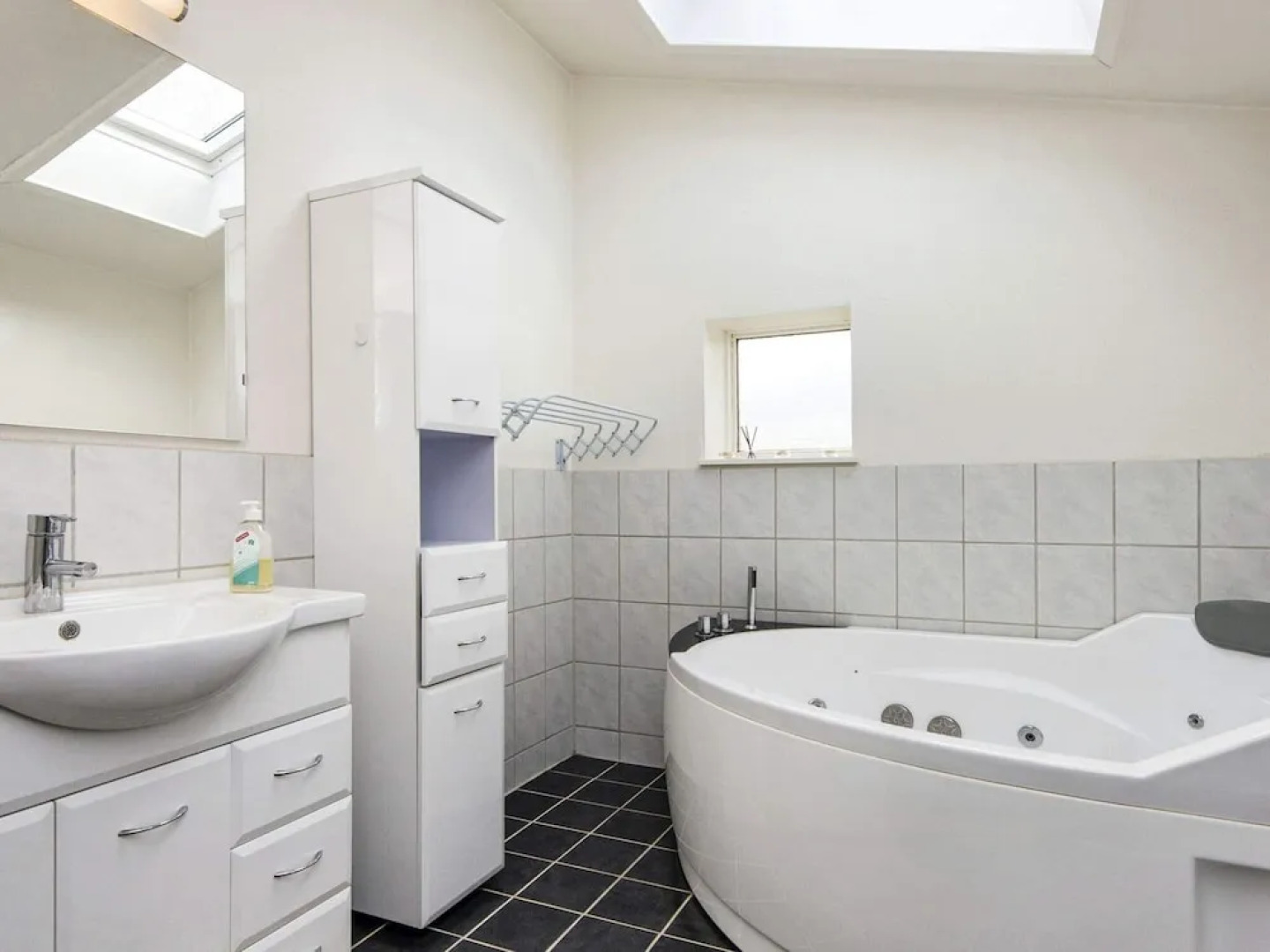 Vintage Holiday Home in Struer near Open Field