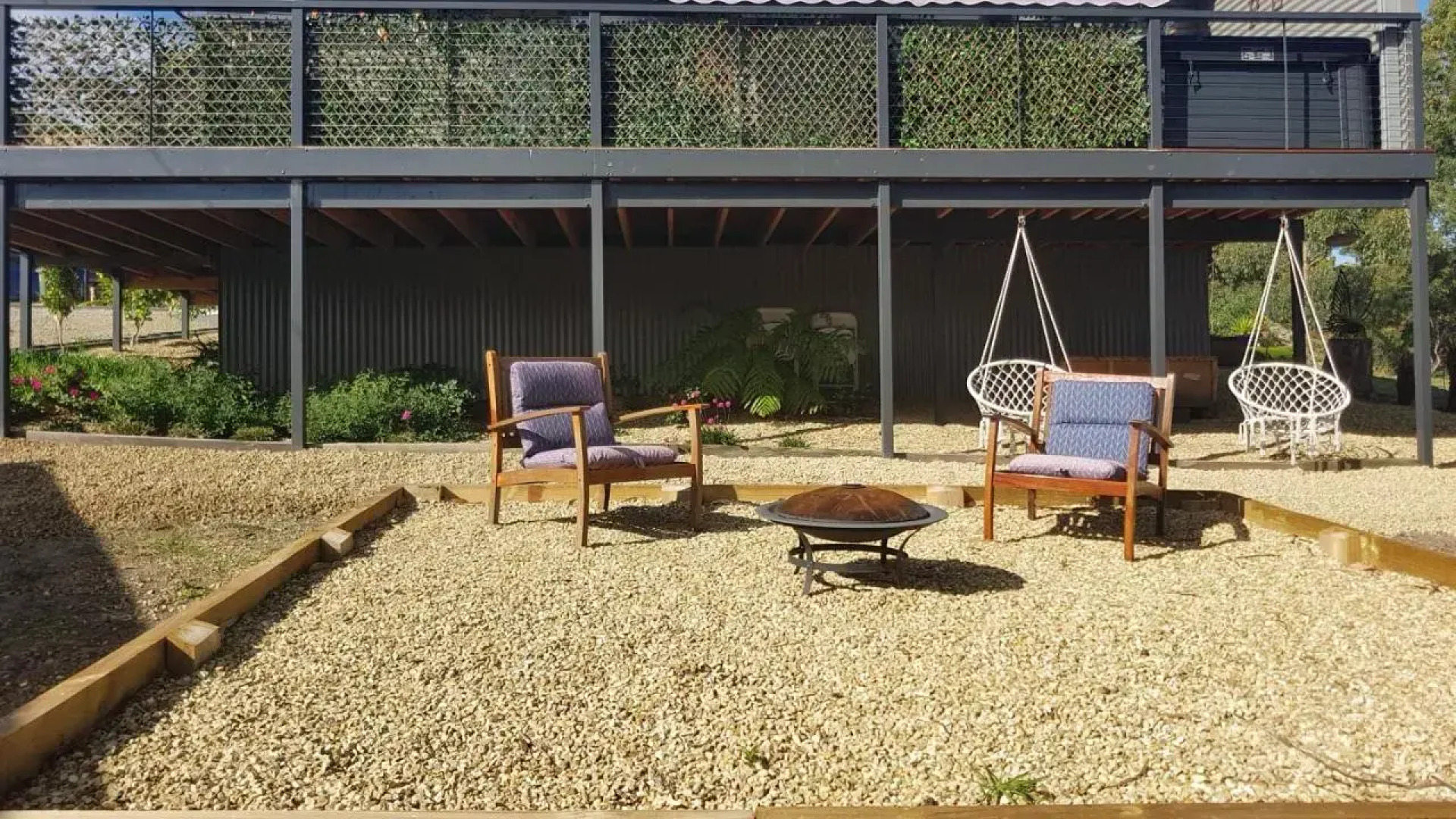 Relax Break - Bazza's Shack