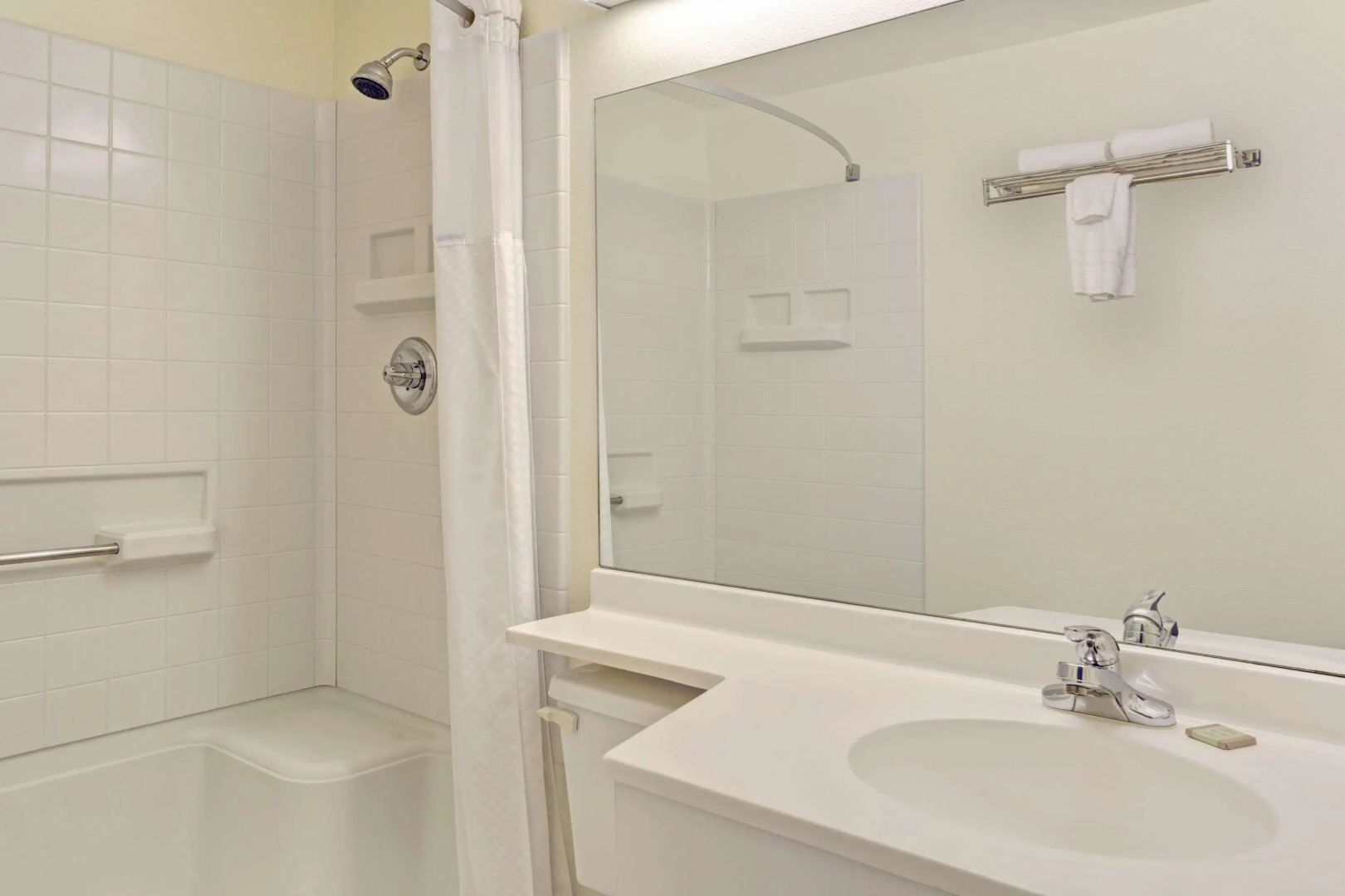 Super 8 by Wyndham Windsor