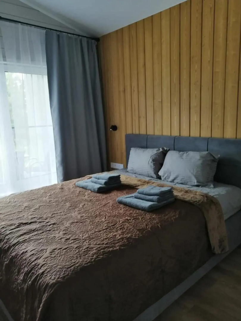 Дом в сосновом лесу