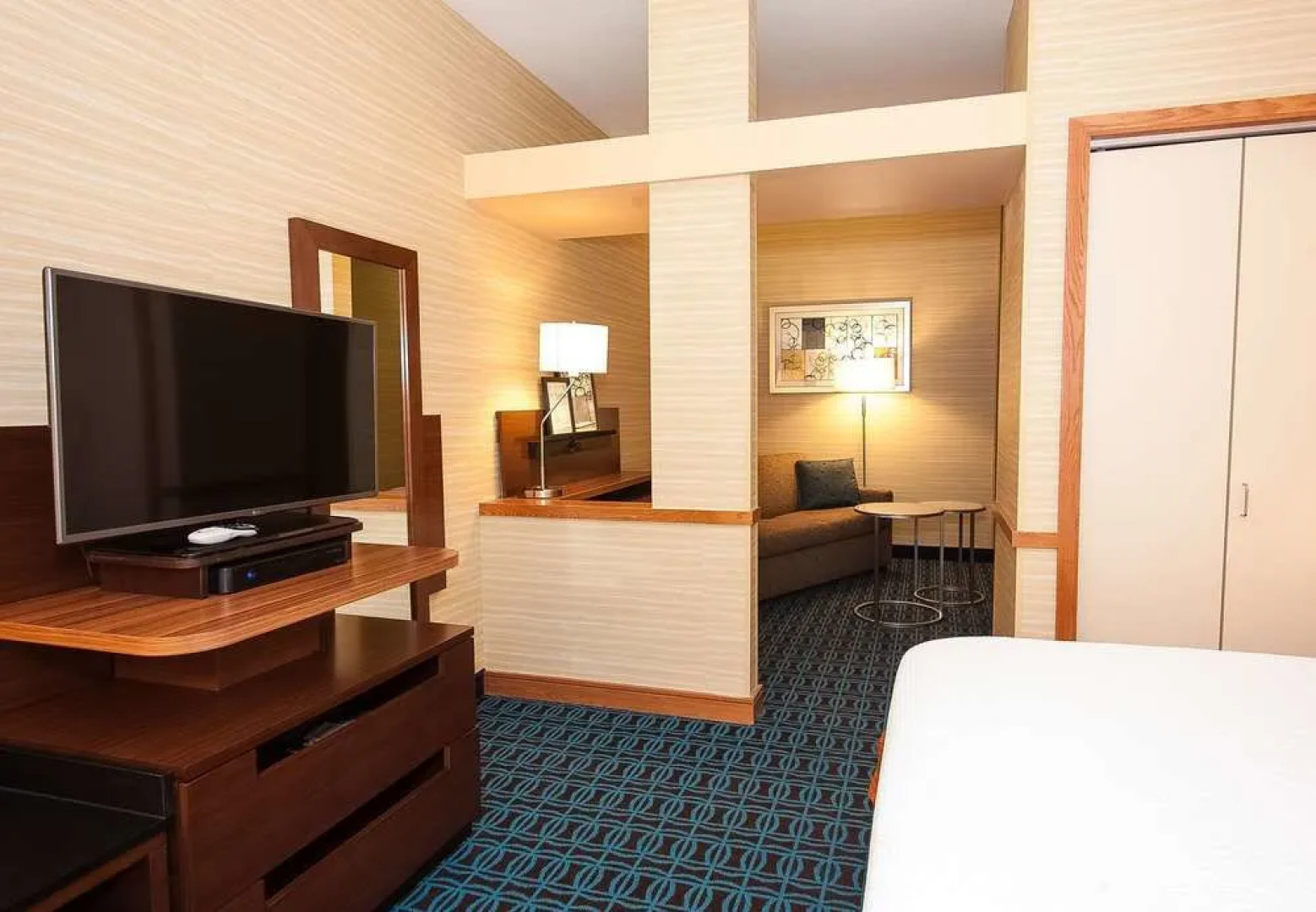 Comfort Inn & Suites South Akron