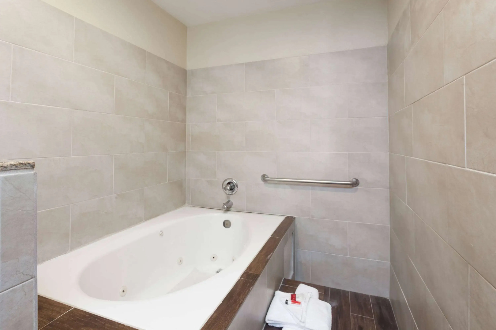 Super 8 by Wyndham Bakersfield South CA