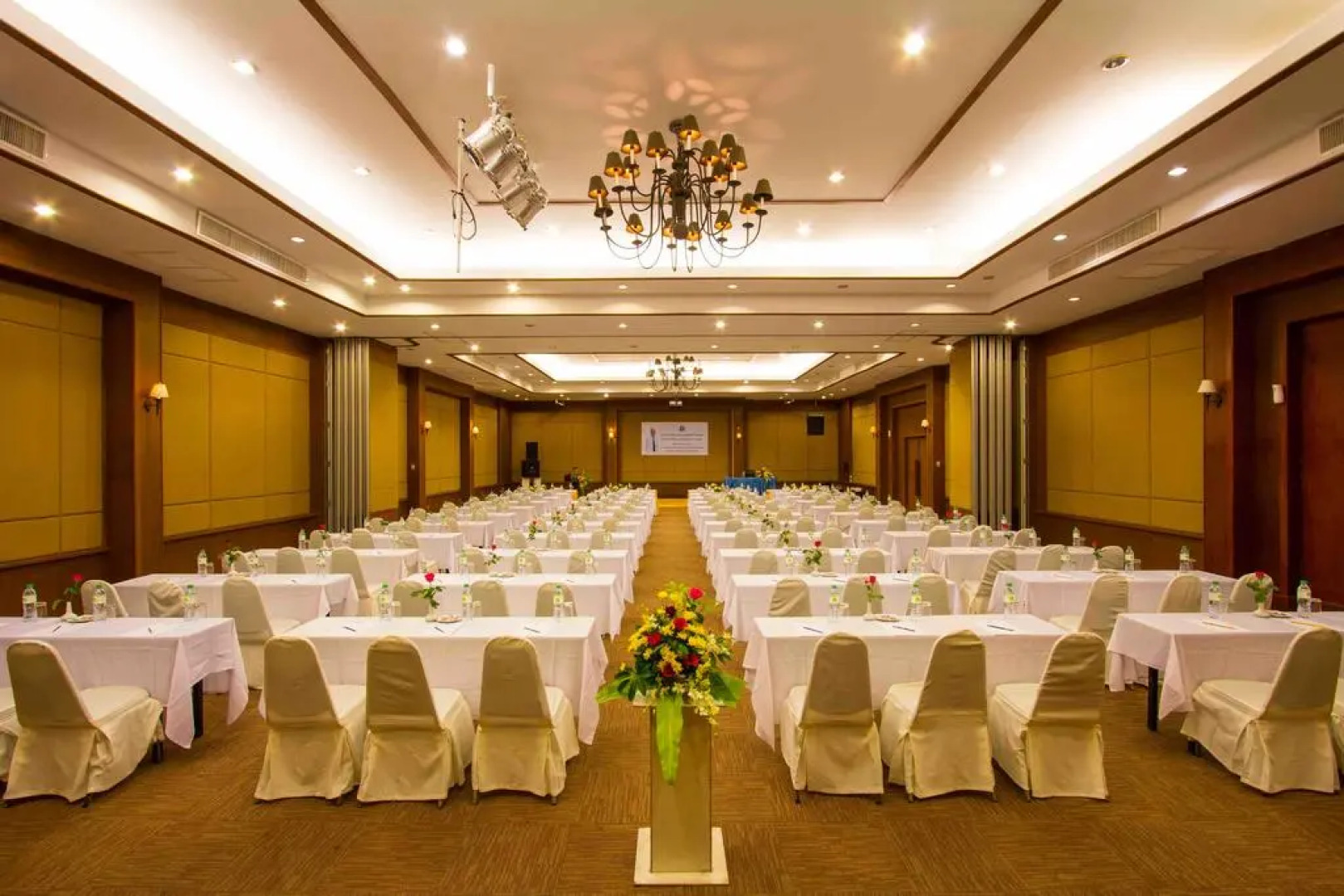 Palm Galleria Resort