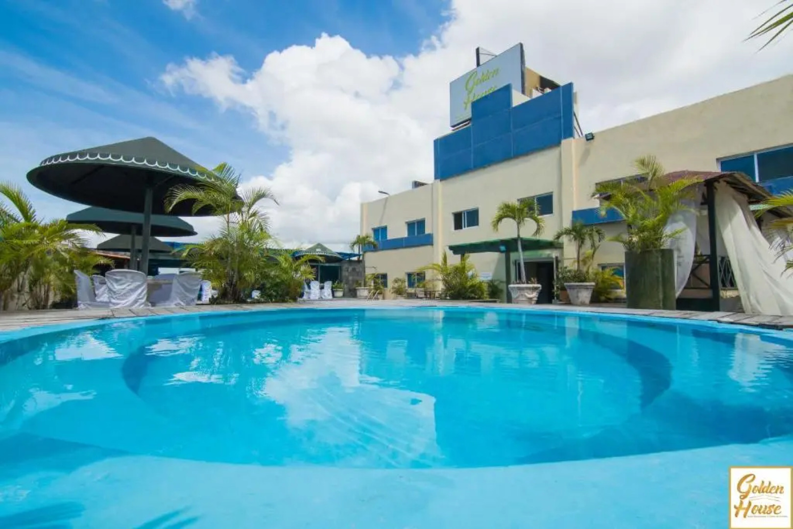 Golden House Hotel & Restaurant