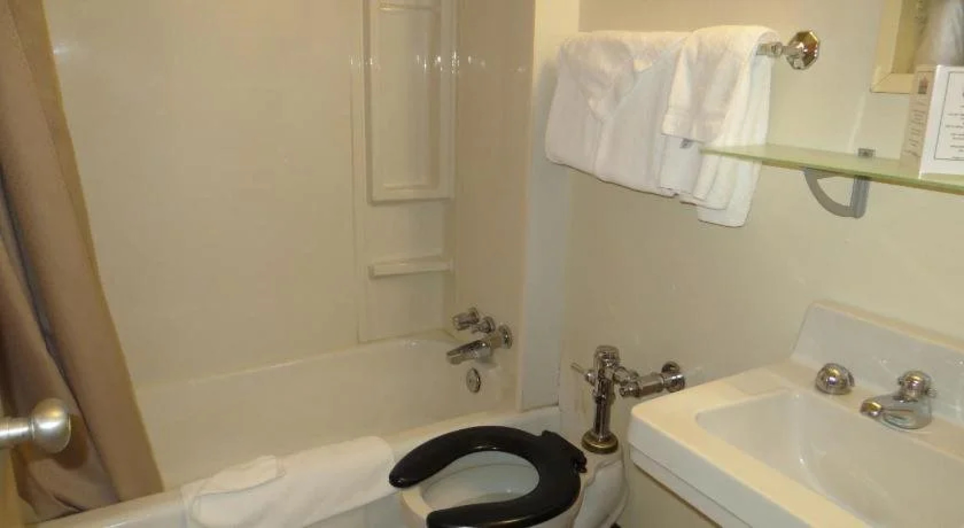 Athabasca Valley Inn & Suites