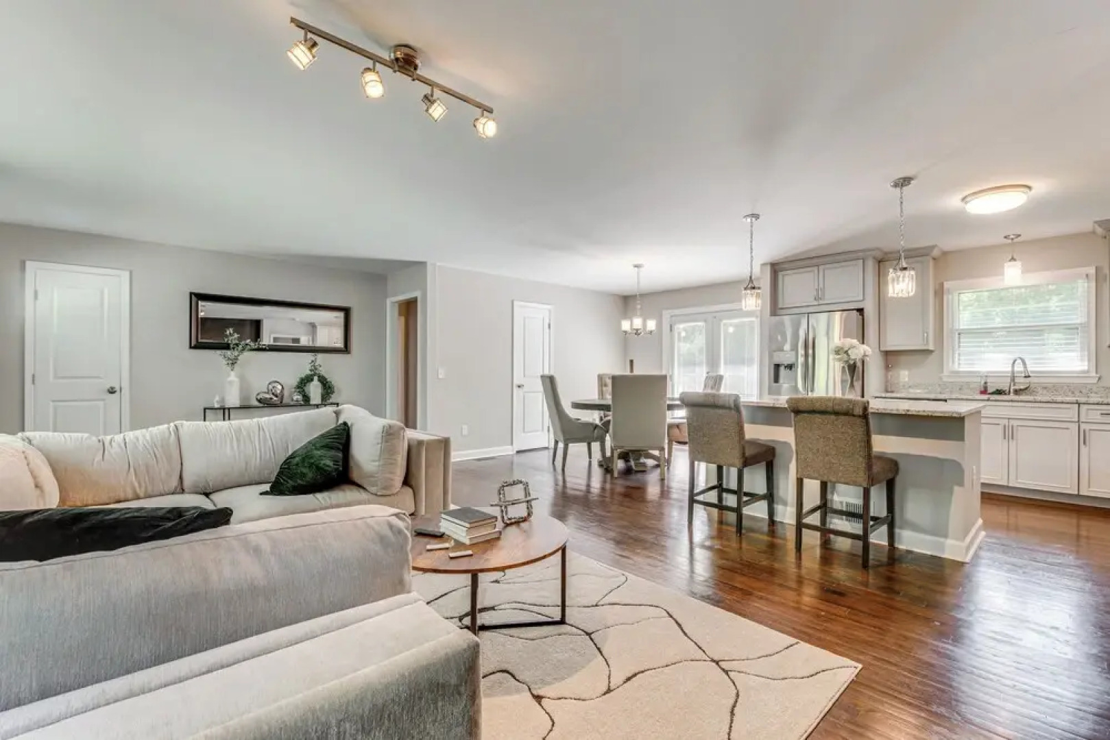 Chic College Park Cottage ~ 2 Mi to Main Street!