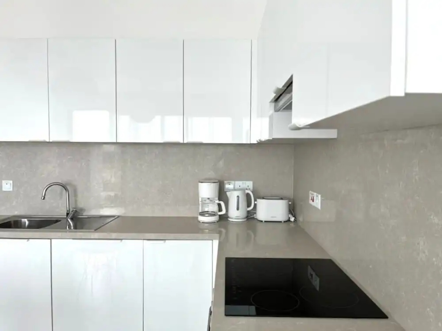 Lovely and Stylish Apartment With Calming Garden View