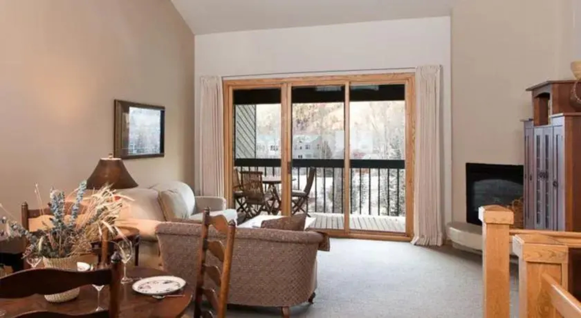 RedAwning Riverside Condos #C202