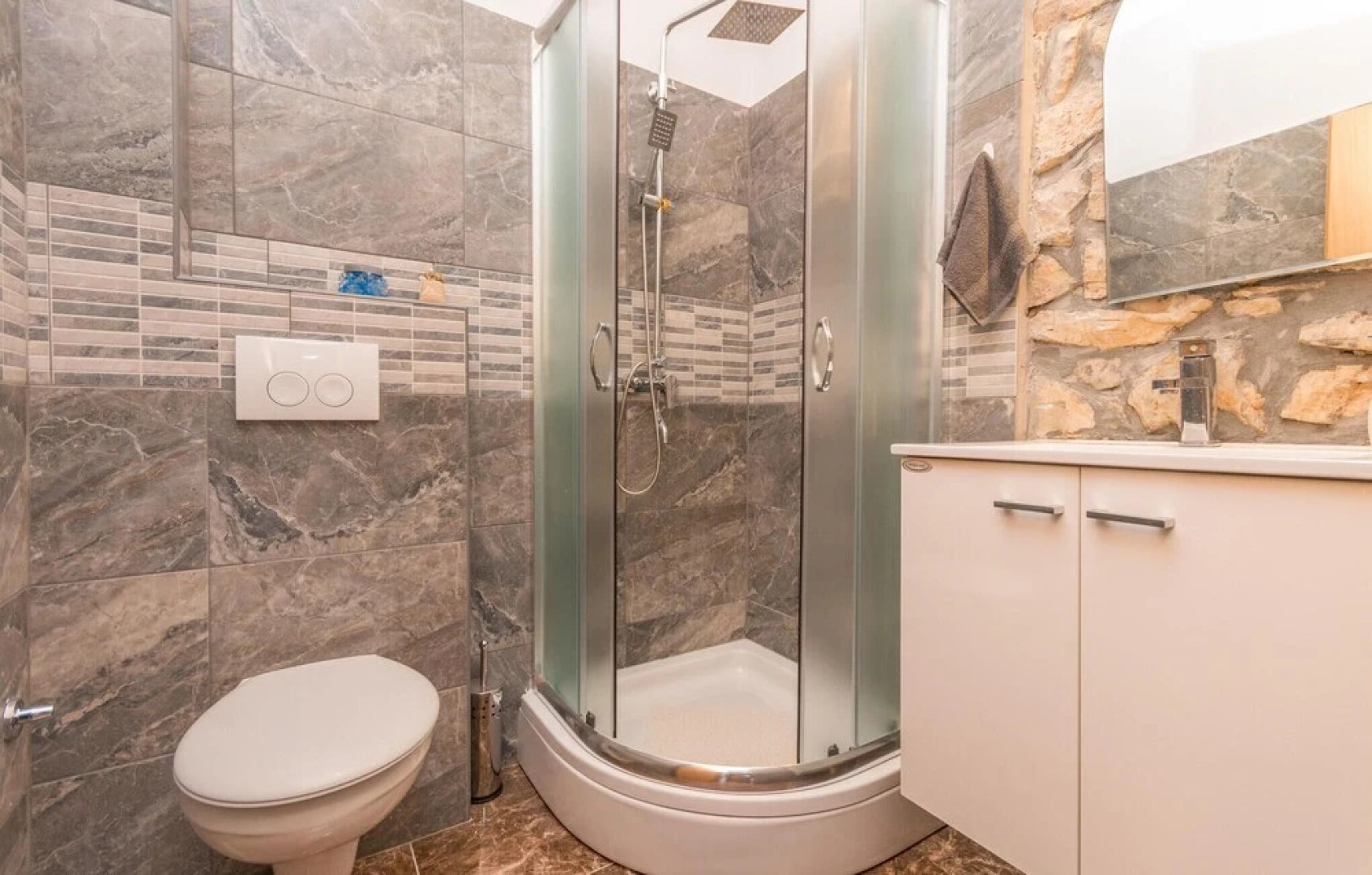 Amazing Home in Donje Rastane With 3 Bedrooms, Wifi and Outdoor Swimming Pool