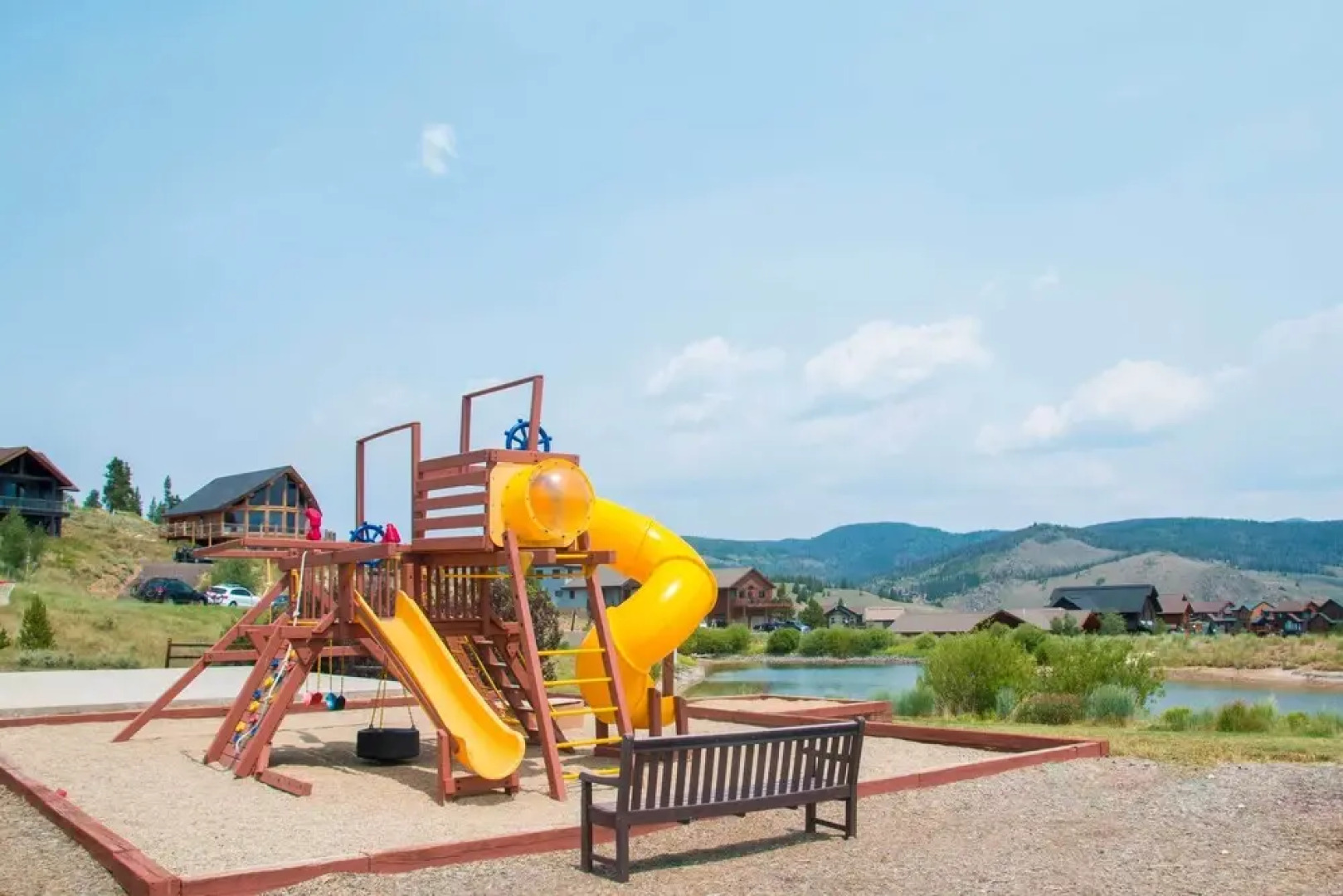 Luxe Rocky Mtn Retreat w/ Hot Tub - By Winter Park