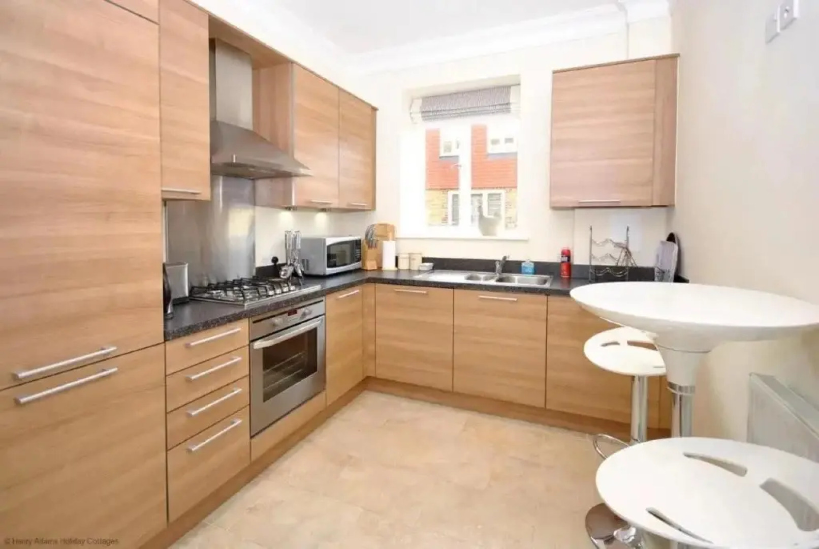 8 Angel Yard, Midhurst