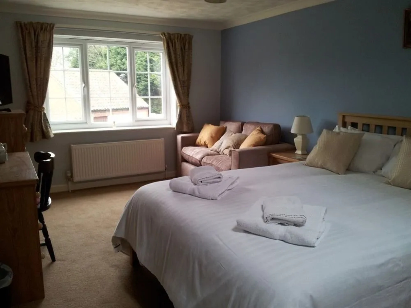 The Three Horseshoes