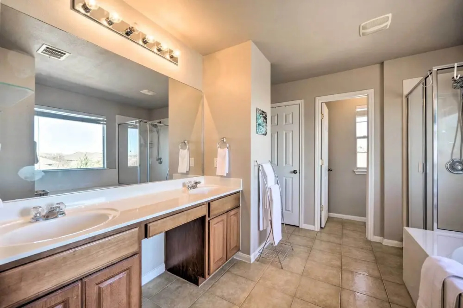 Centrally Located Kyle Home: Walk to Pool & Park!