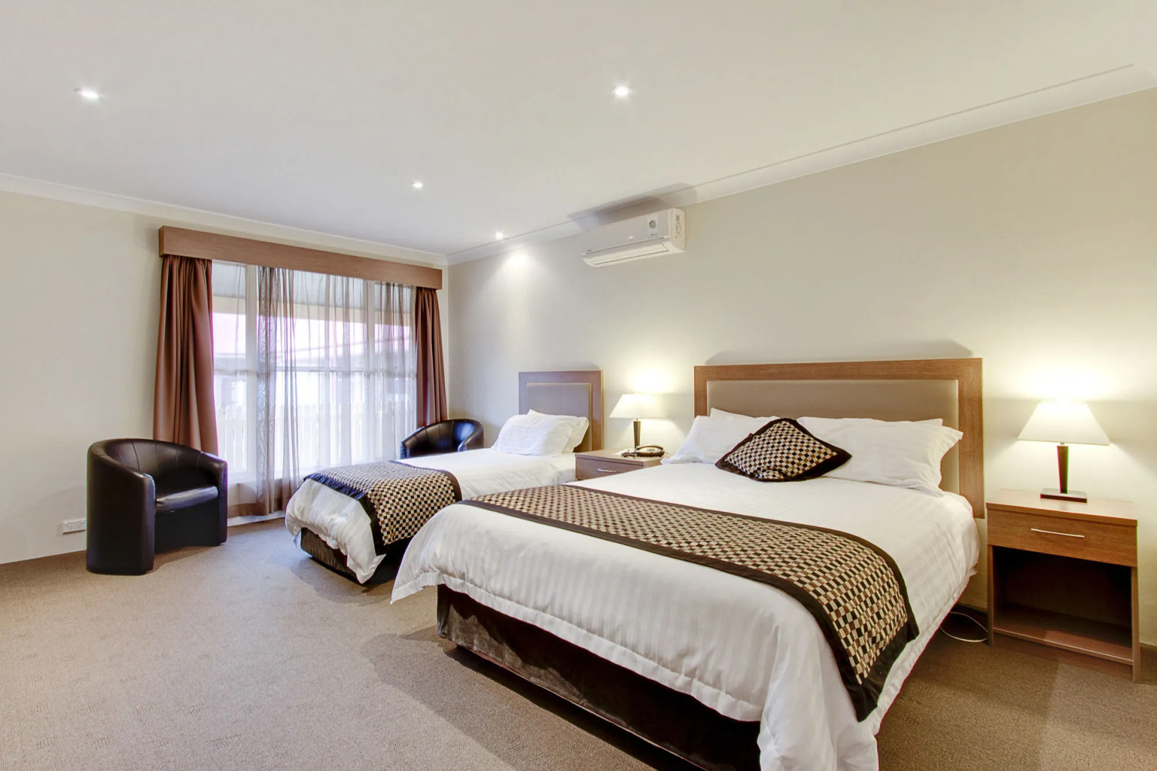 Quality Inn Parkes International