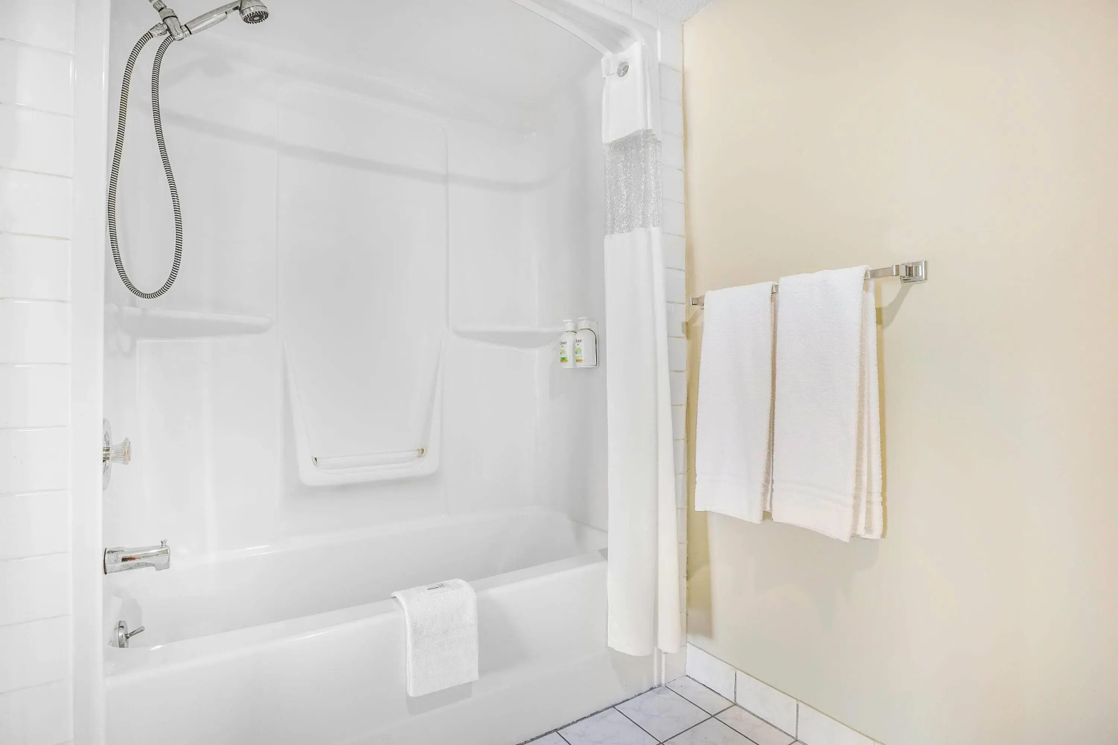 Days Inn by Wyndham Golden