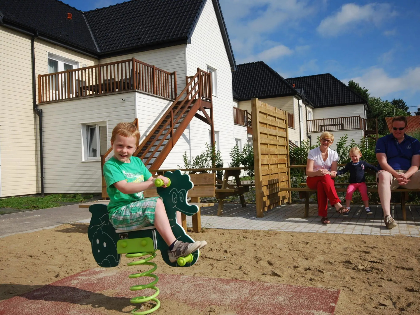 Modern apartment with dishwasher, beach at only 500 m.