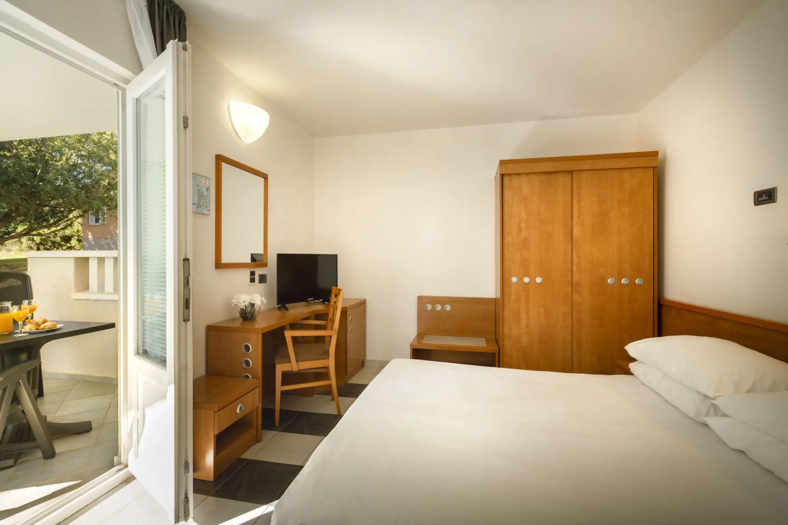 Maistra Select Amarin Resort