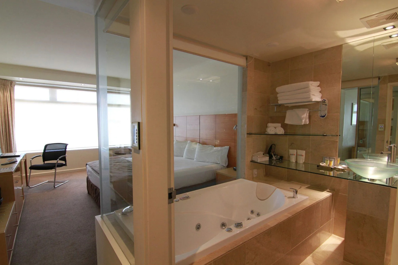 Nightelier Devonport Gateway Hotel