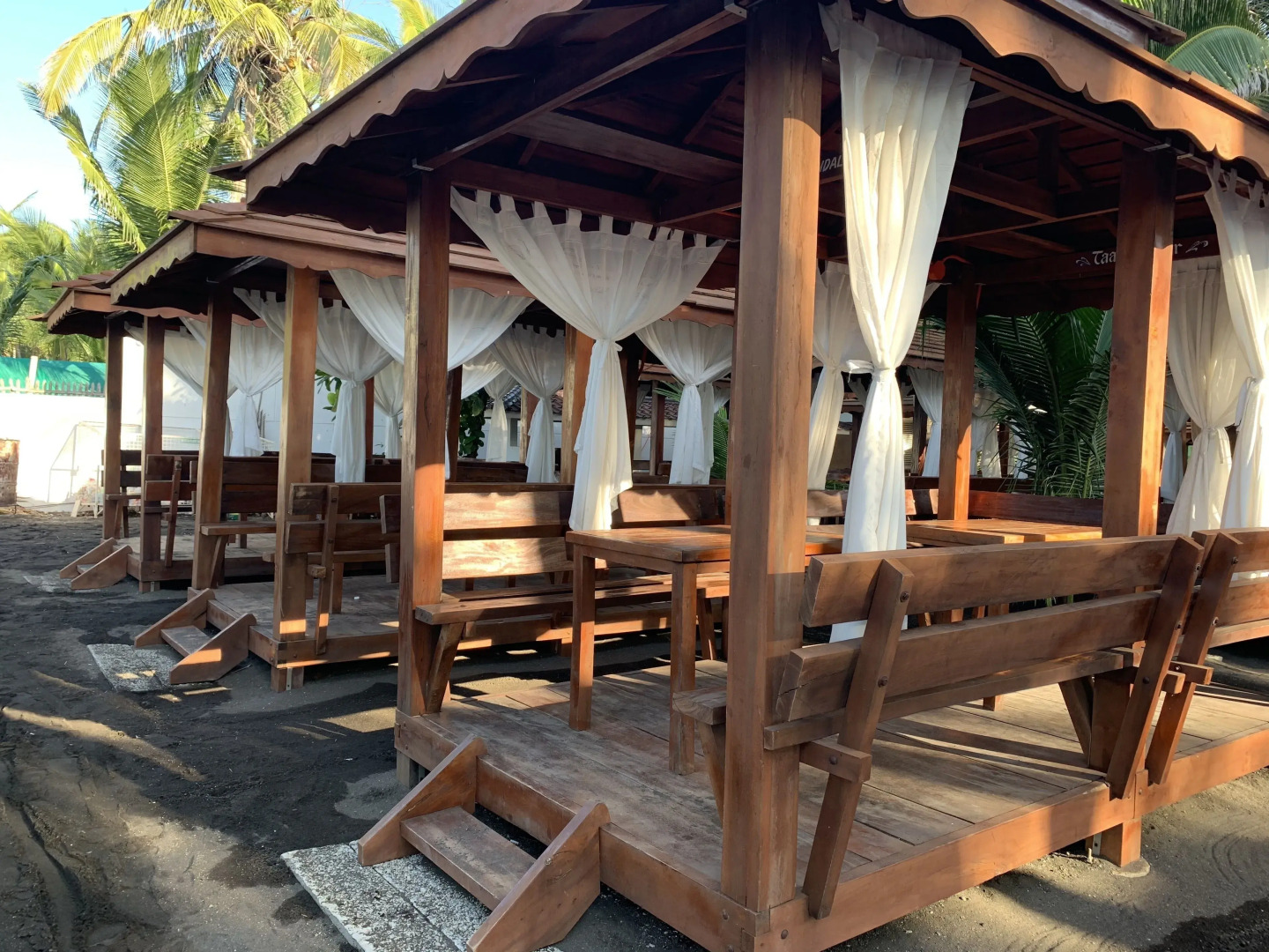 Villa MJ Maristela Beach Resort