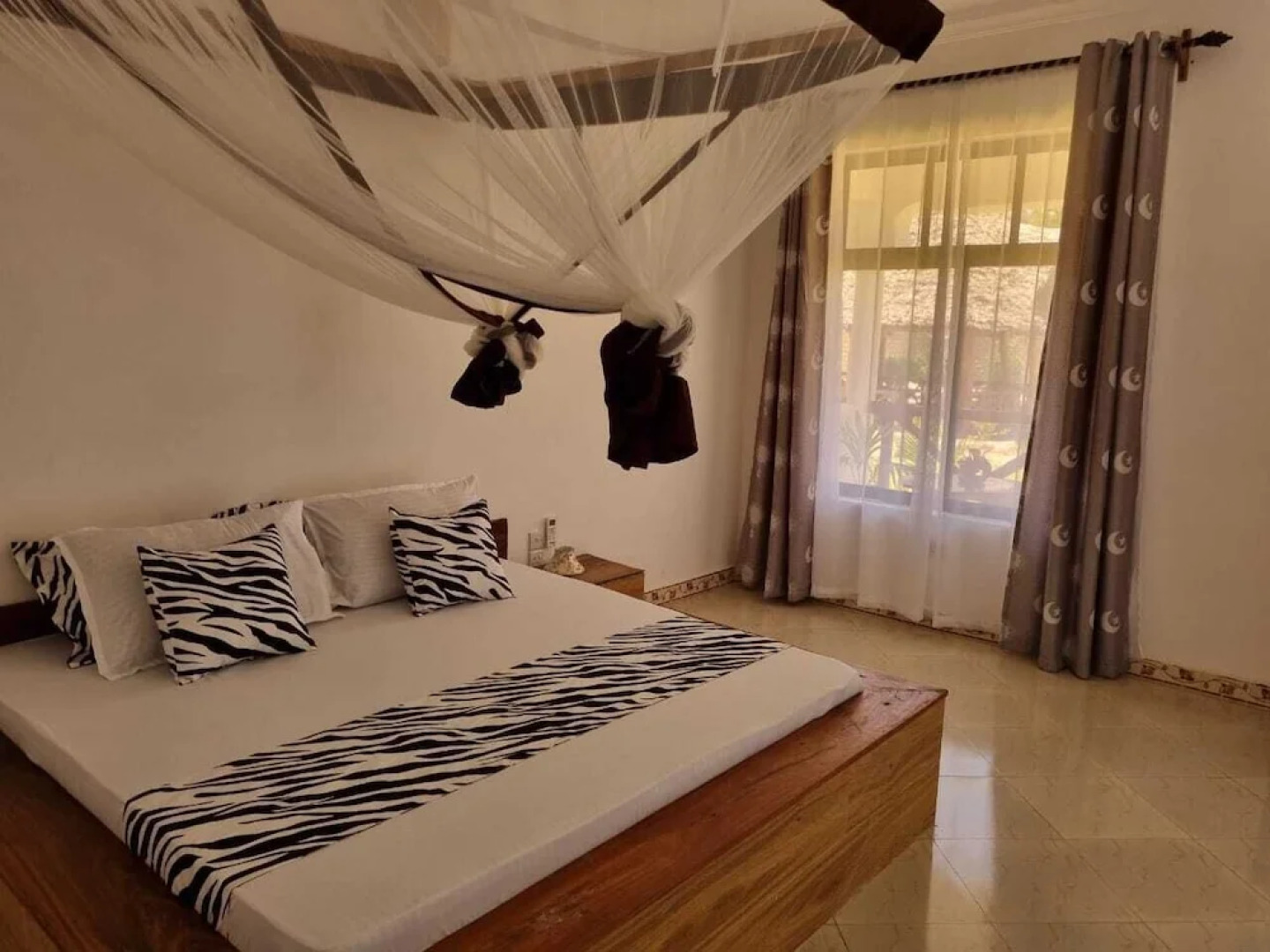 Balungi Bungalow & Restaurant