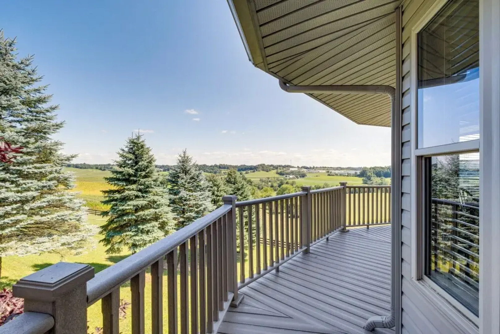 Panoramic Views: Hillside Millersburg Studio